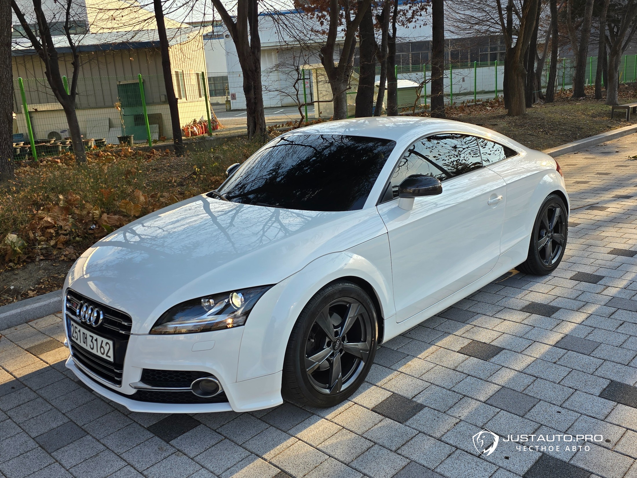 Автомобиль Audi TT