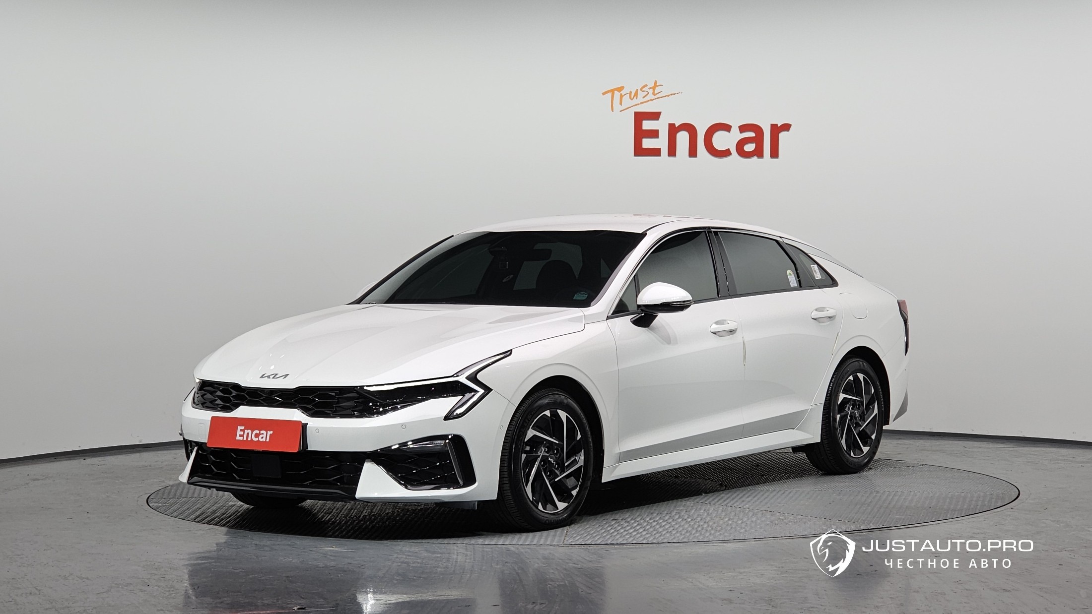 Автомобиль Kia K5