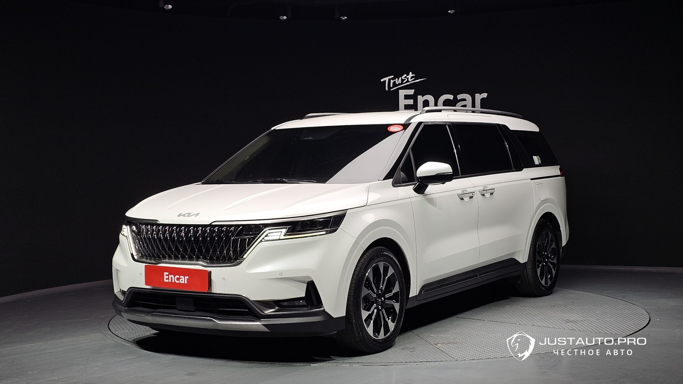 Автомобиль Kia Canival