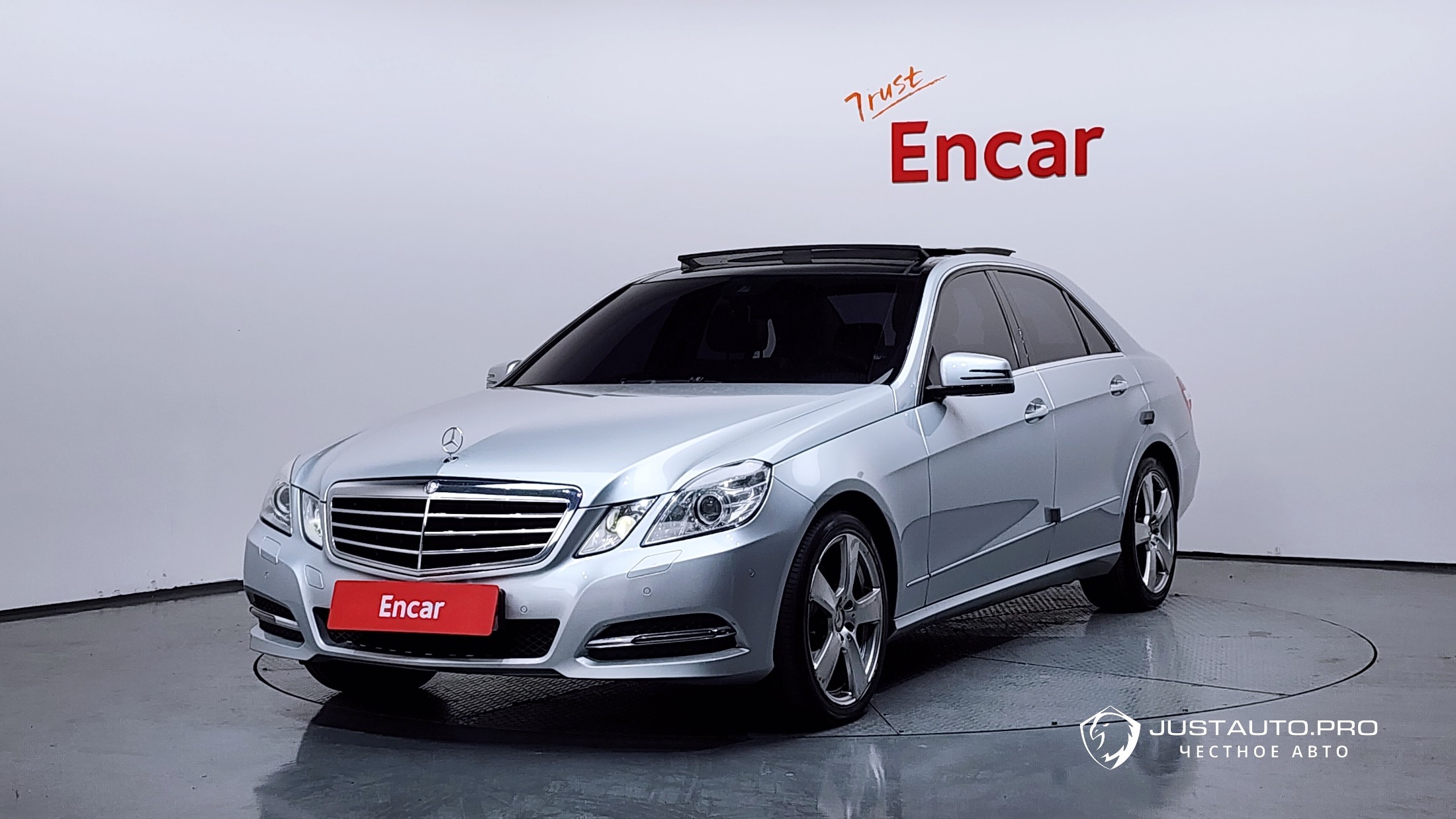 Автомобиль Mercedes-Benz E-Class