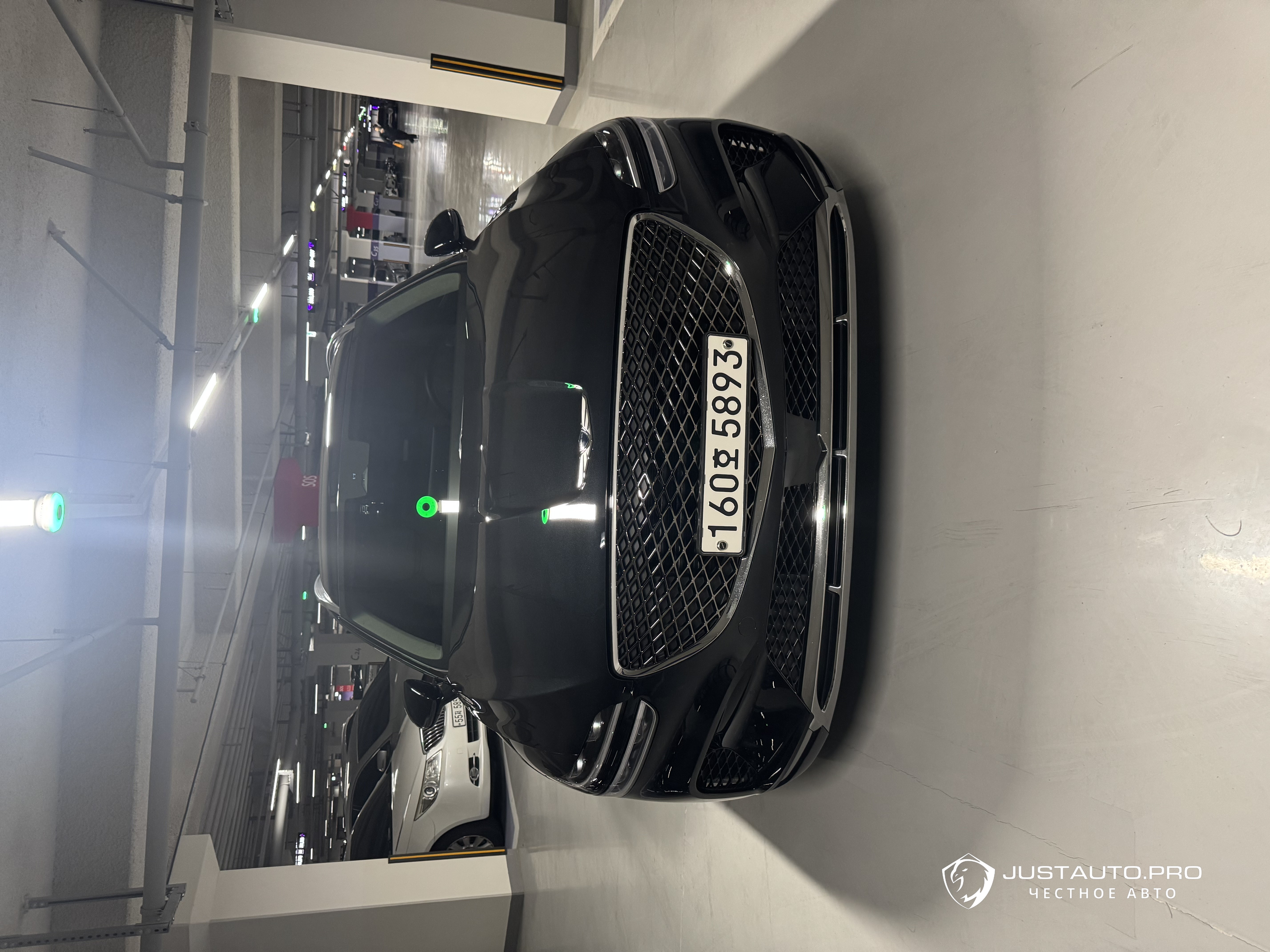 Автомобиль Genesis GV70