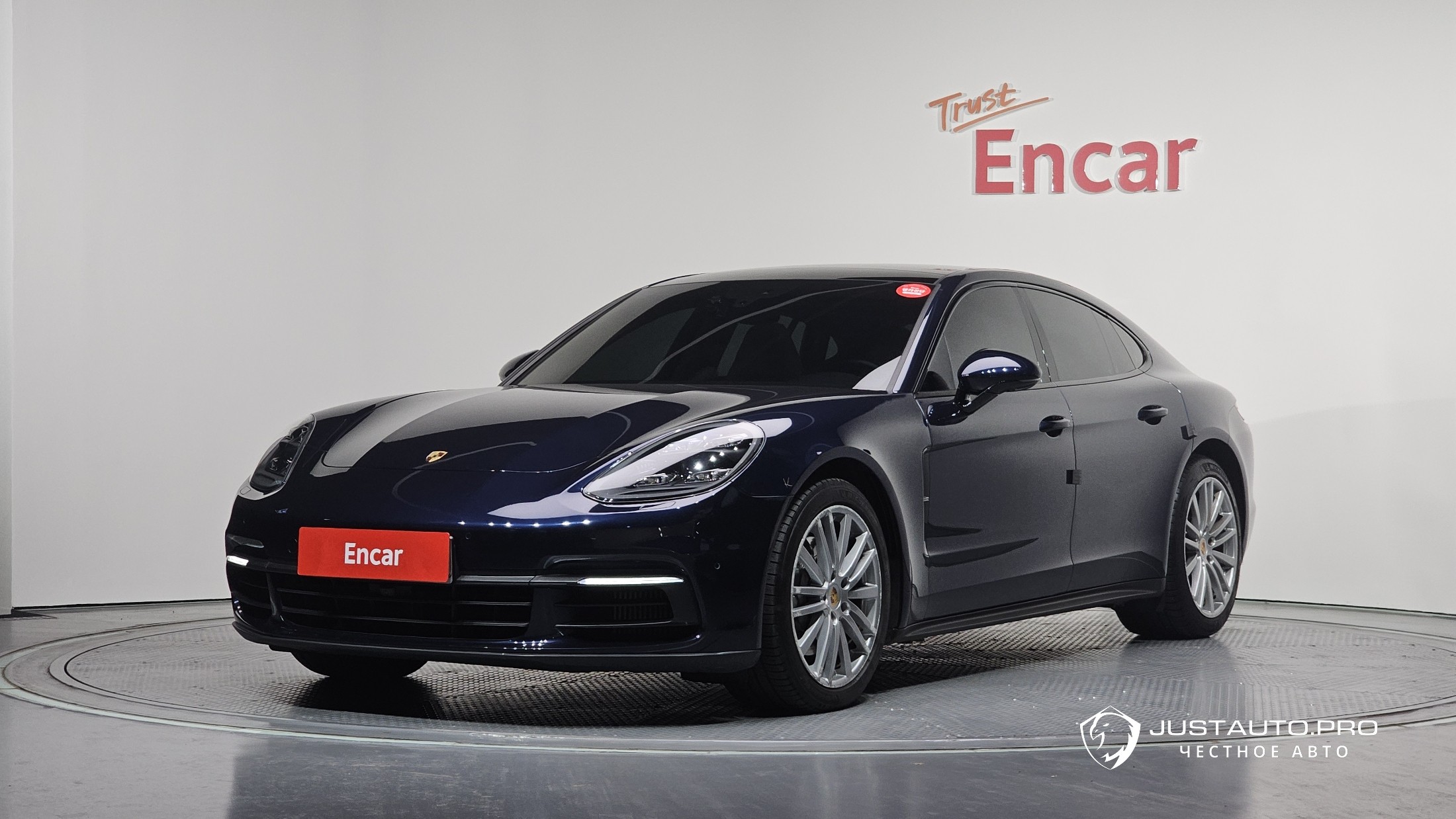Автомобиль Porsche Panamera