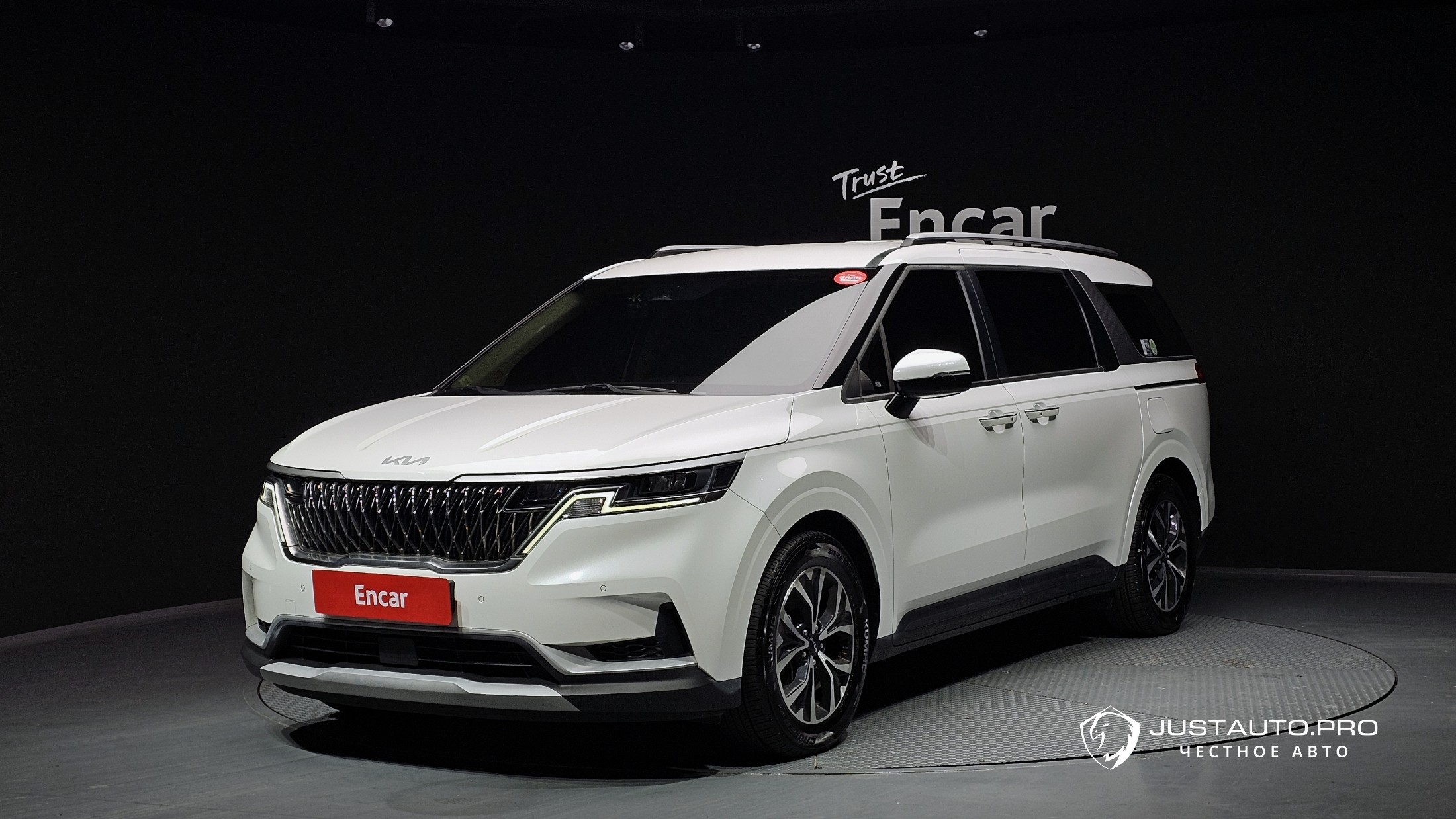 Автомобиль Kia Canival