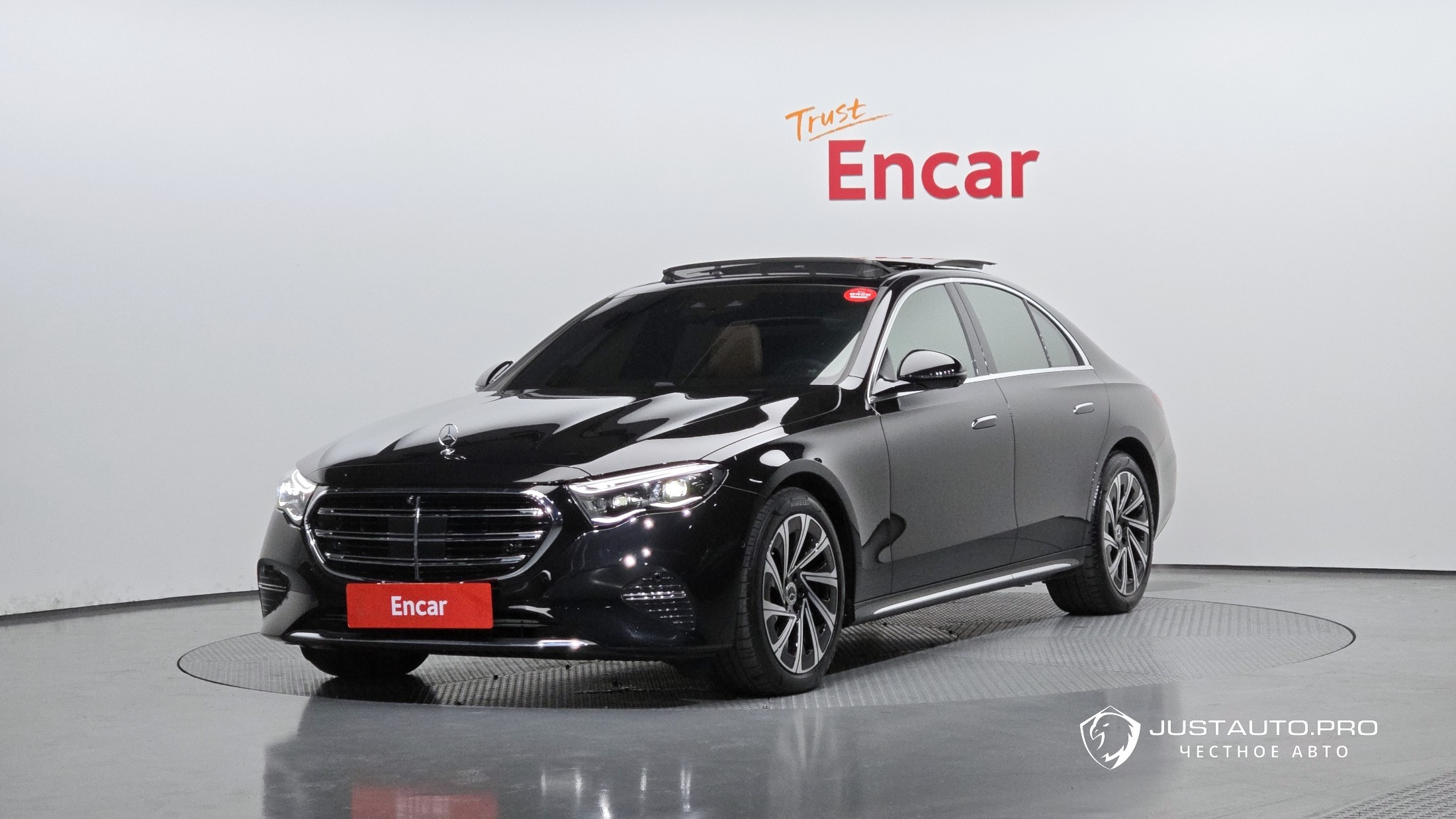 Автомобиль Mercedes-Benz E-Class