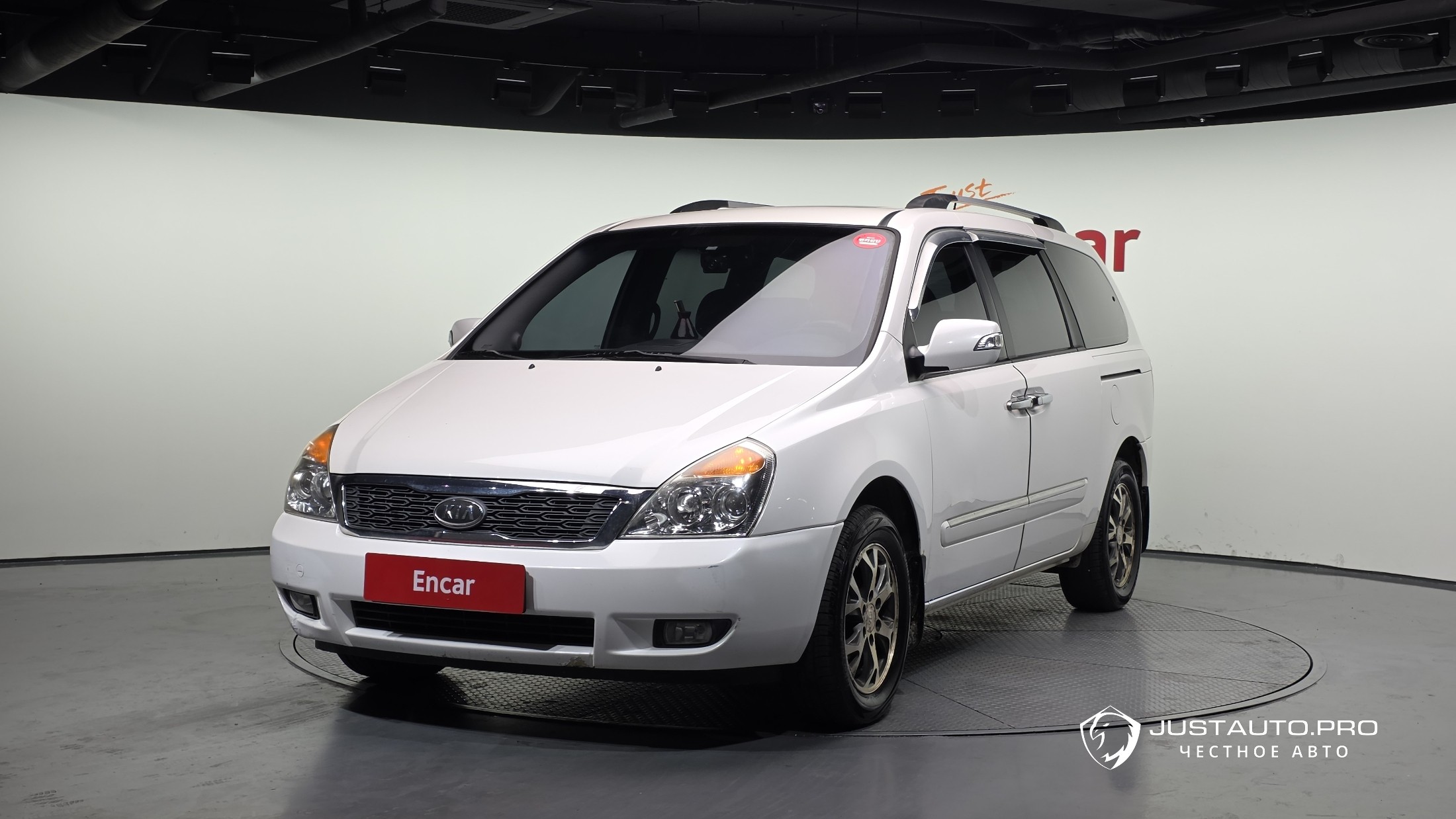 Автомобиль Kia Canival