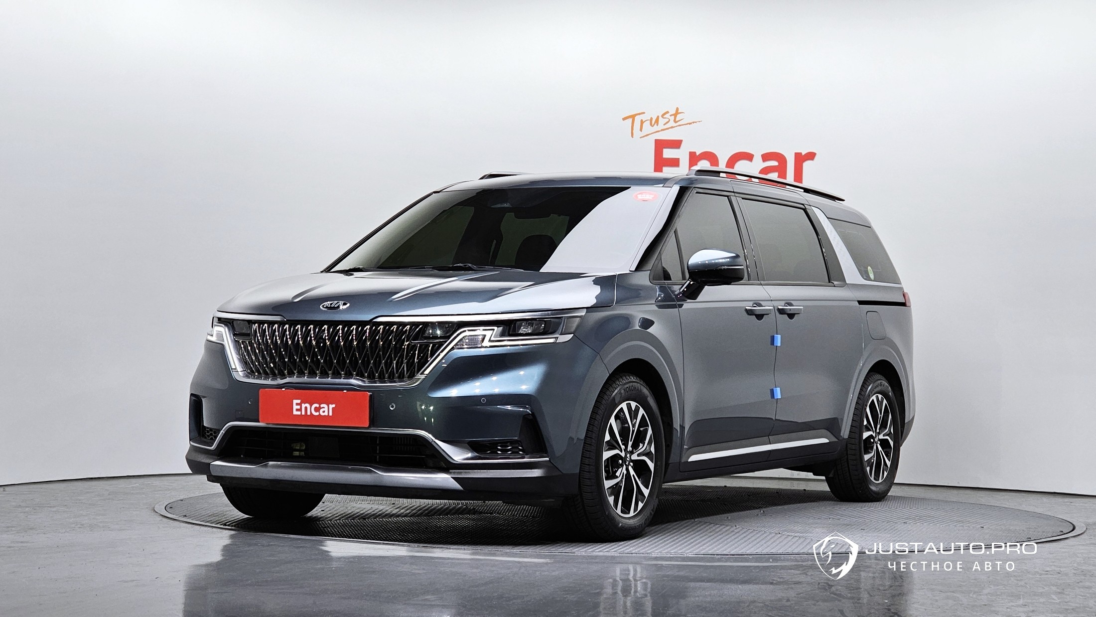 Автомобиль Kia Canival