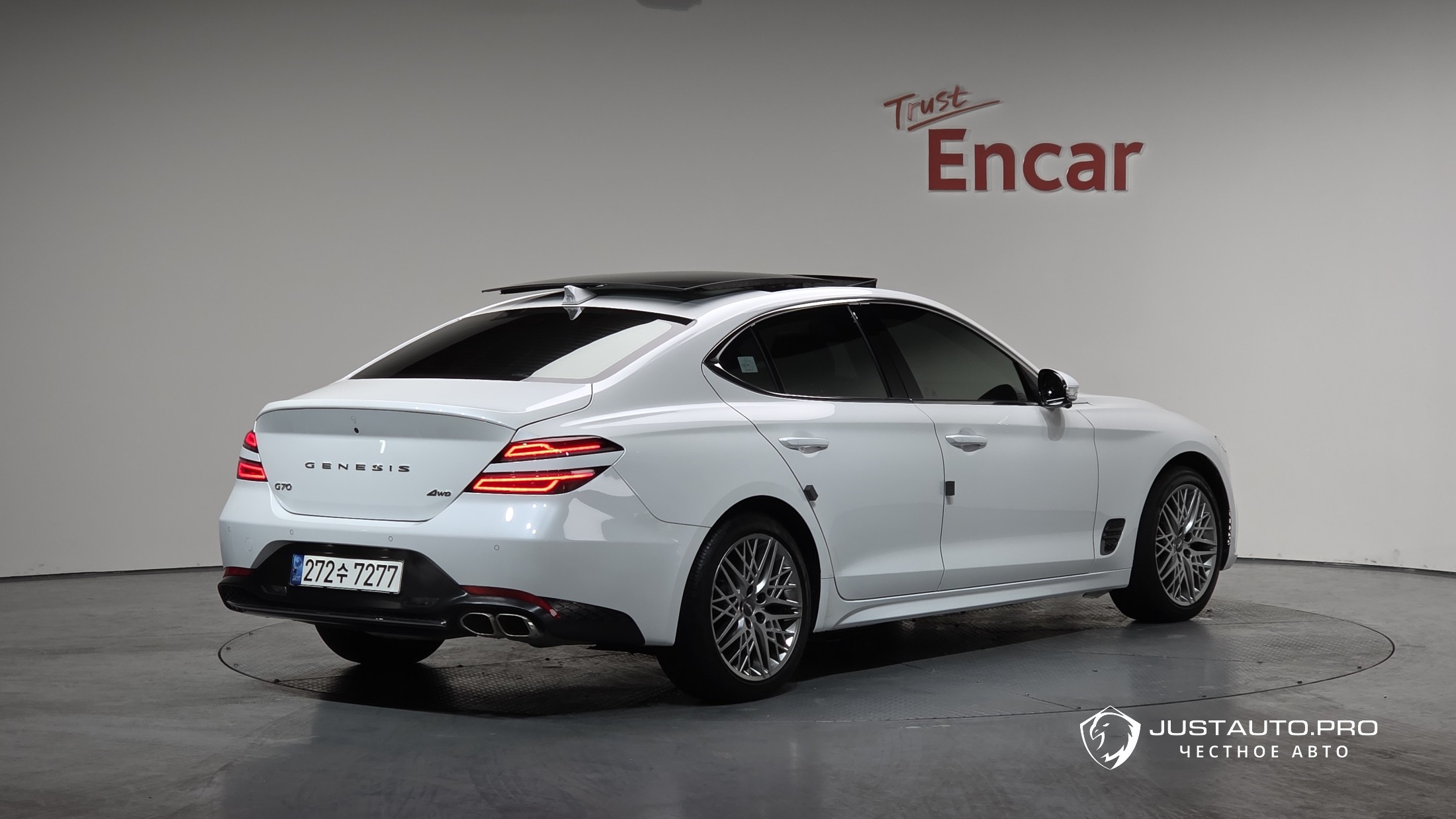 Автомобиль Genesis G70