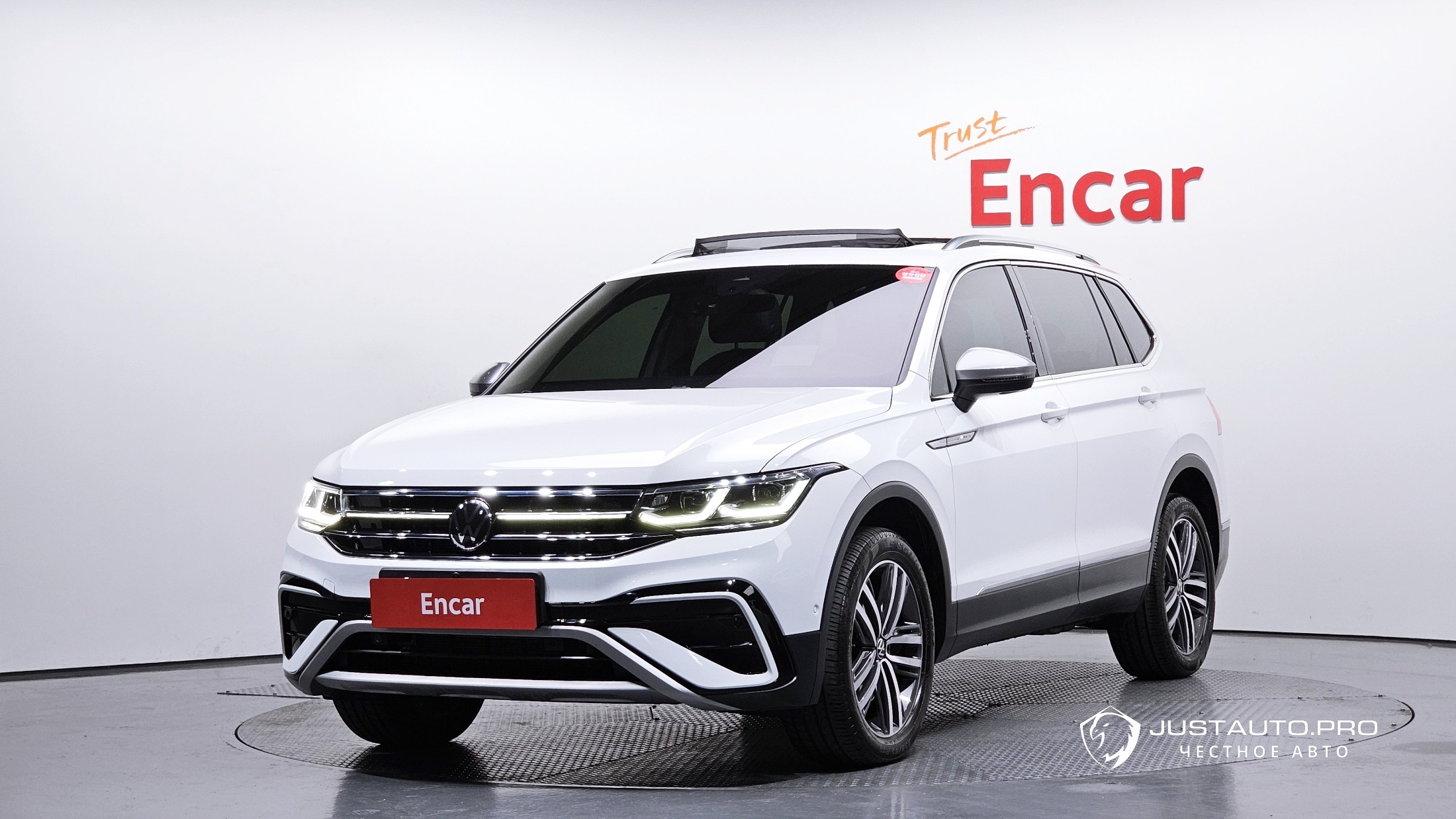 Автомобиль Volkswagen Tiguan