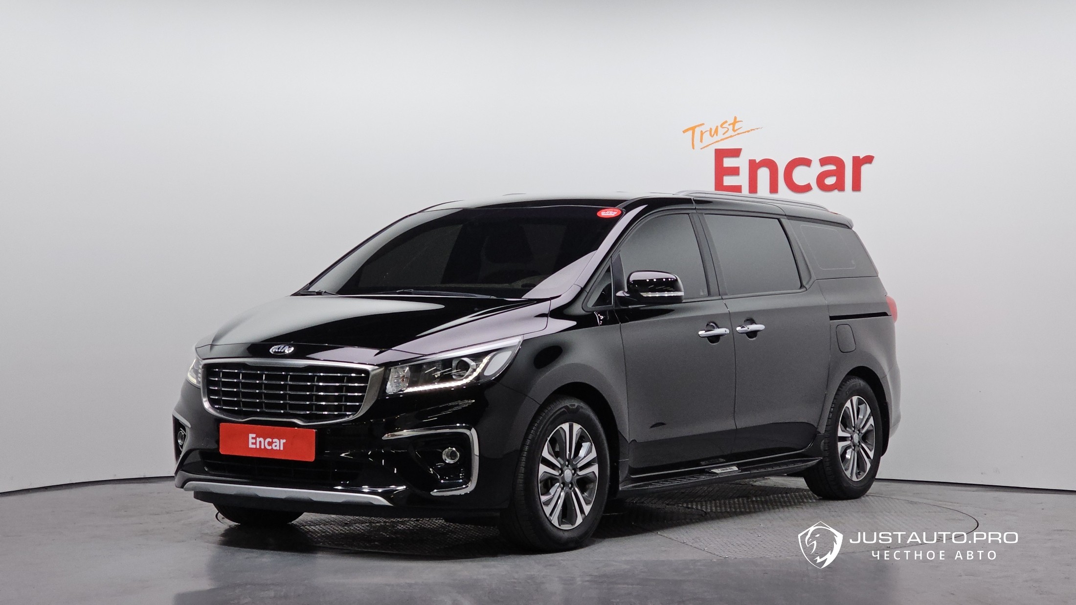 Автомобиль Kia Canival