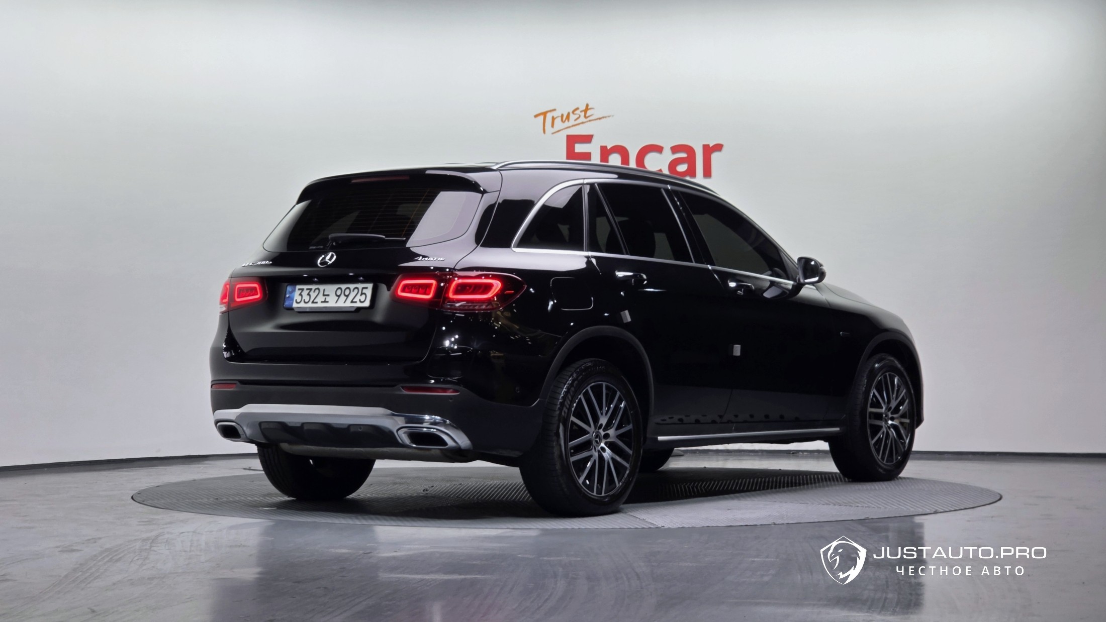 Автомобиль Mercedes-Benz GLC-Class