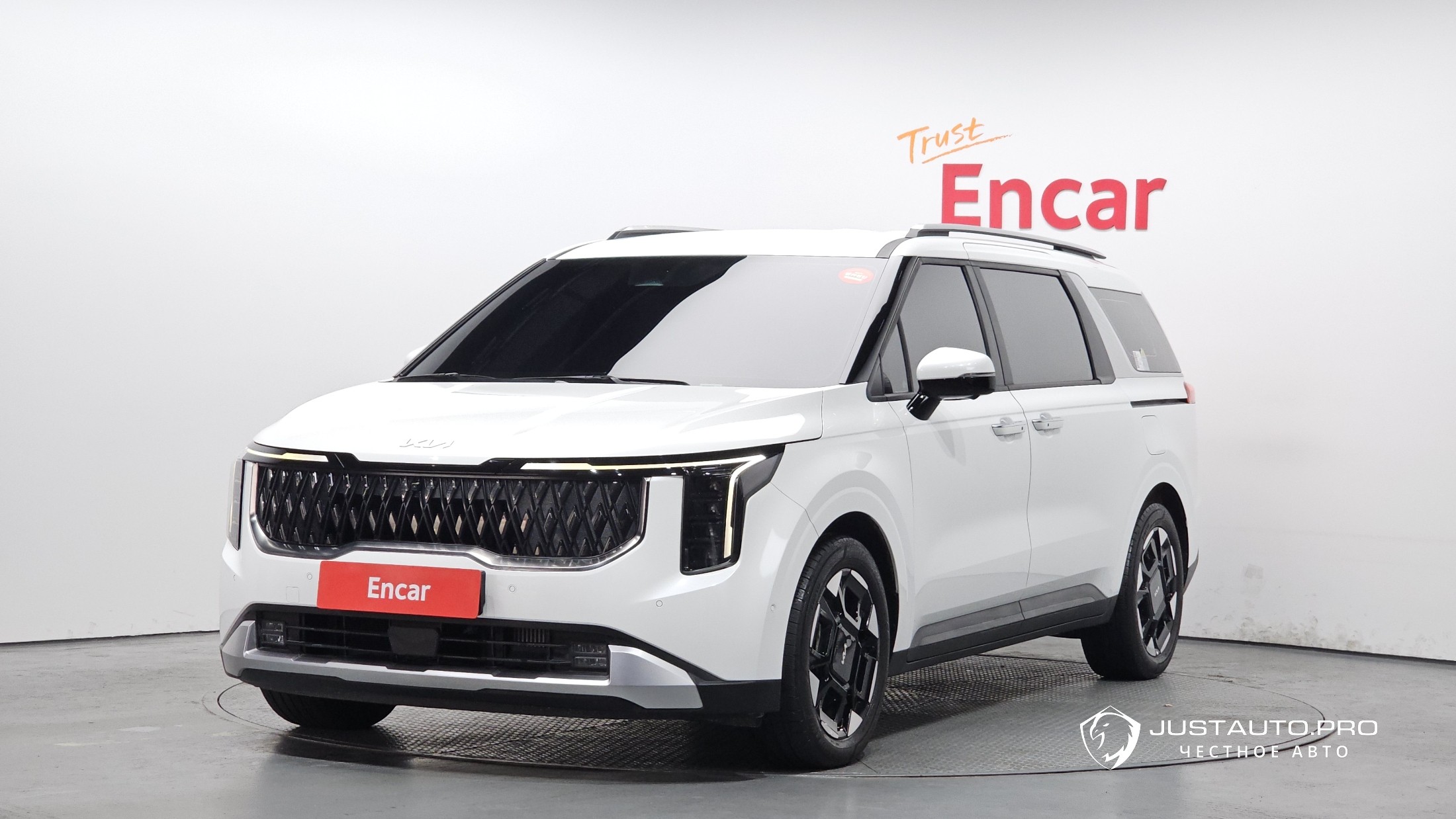 Автомобиль Kia Canival