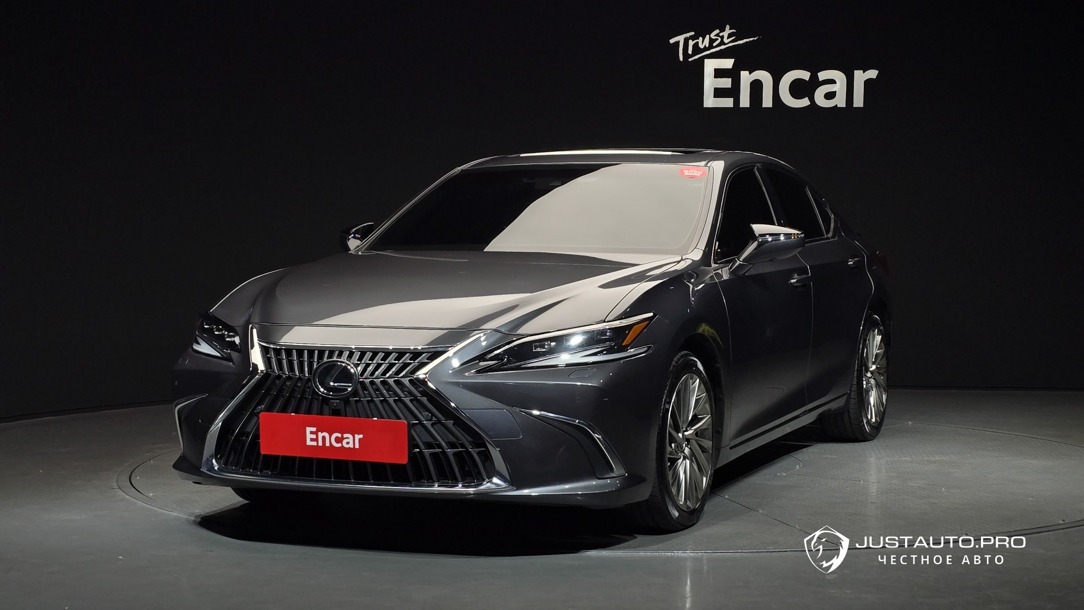 Автомобиль Lexus ES