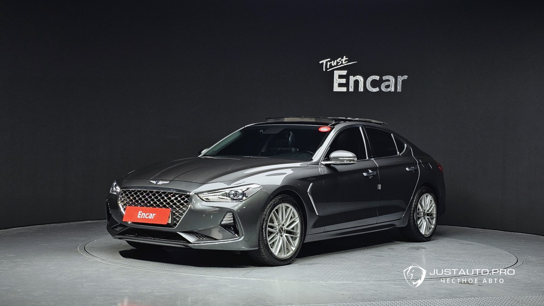 Автомобиль Genesis G70