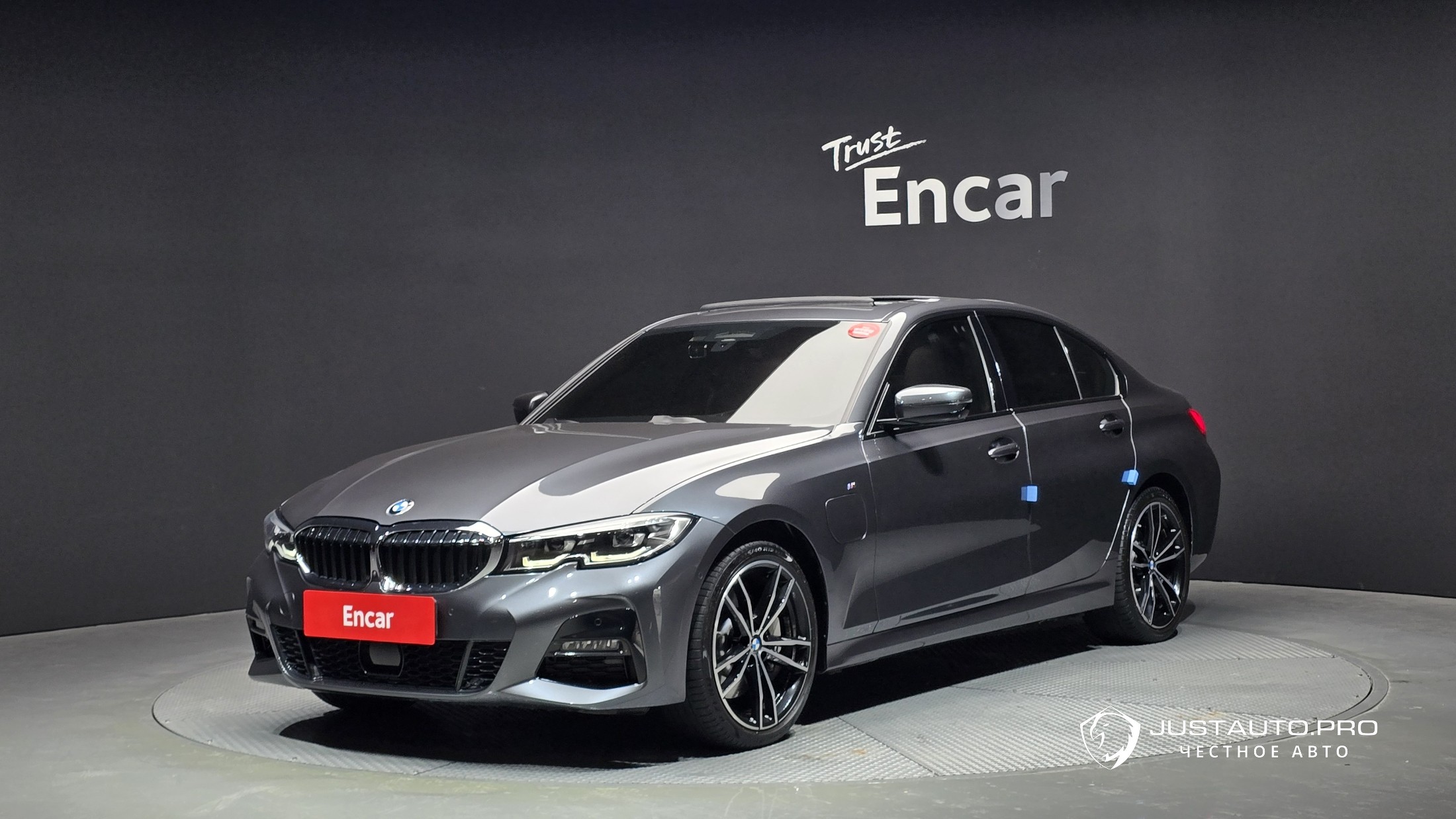 Автомобиль BMW 3-Series