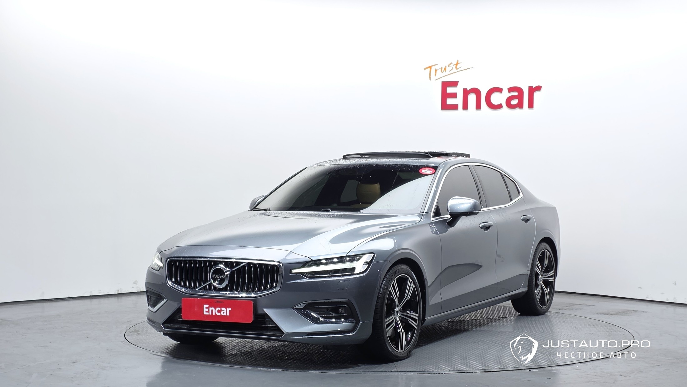 Автомобиль Volvo S60