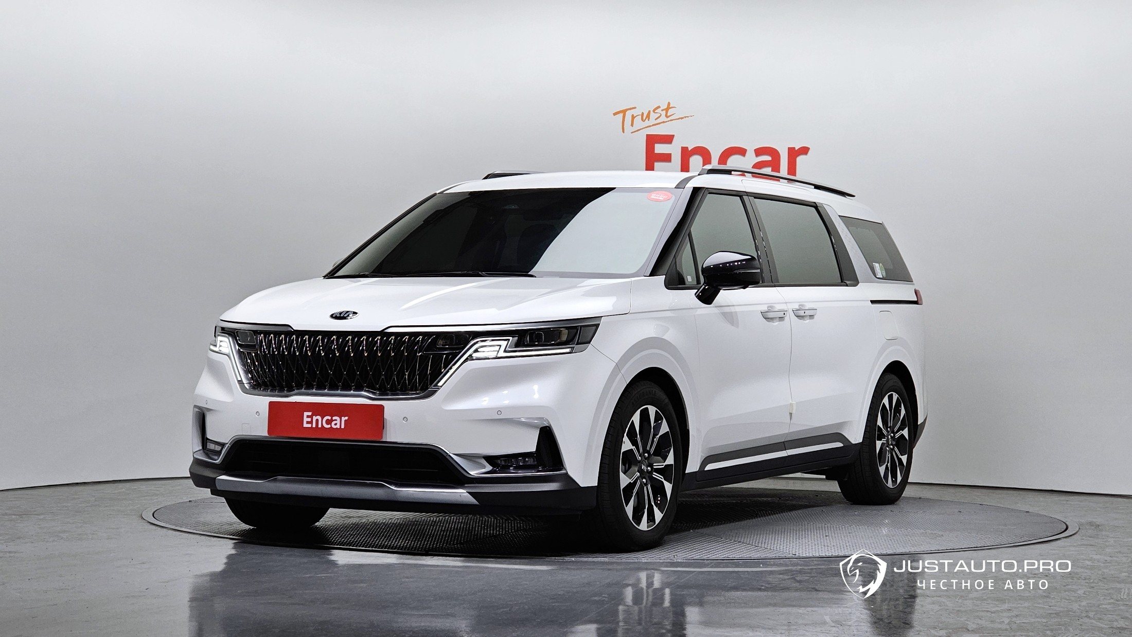 Автомобиль Kia Canival