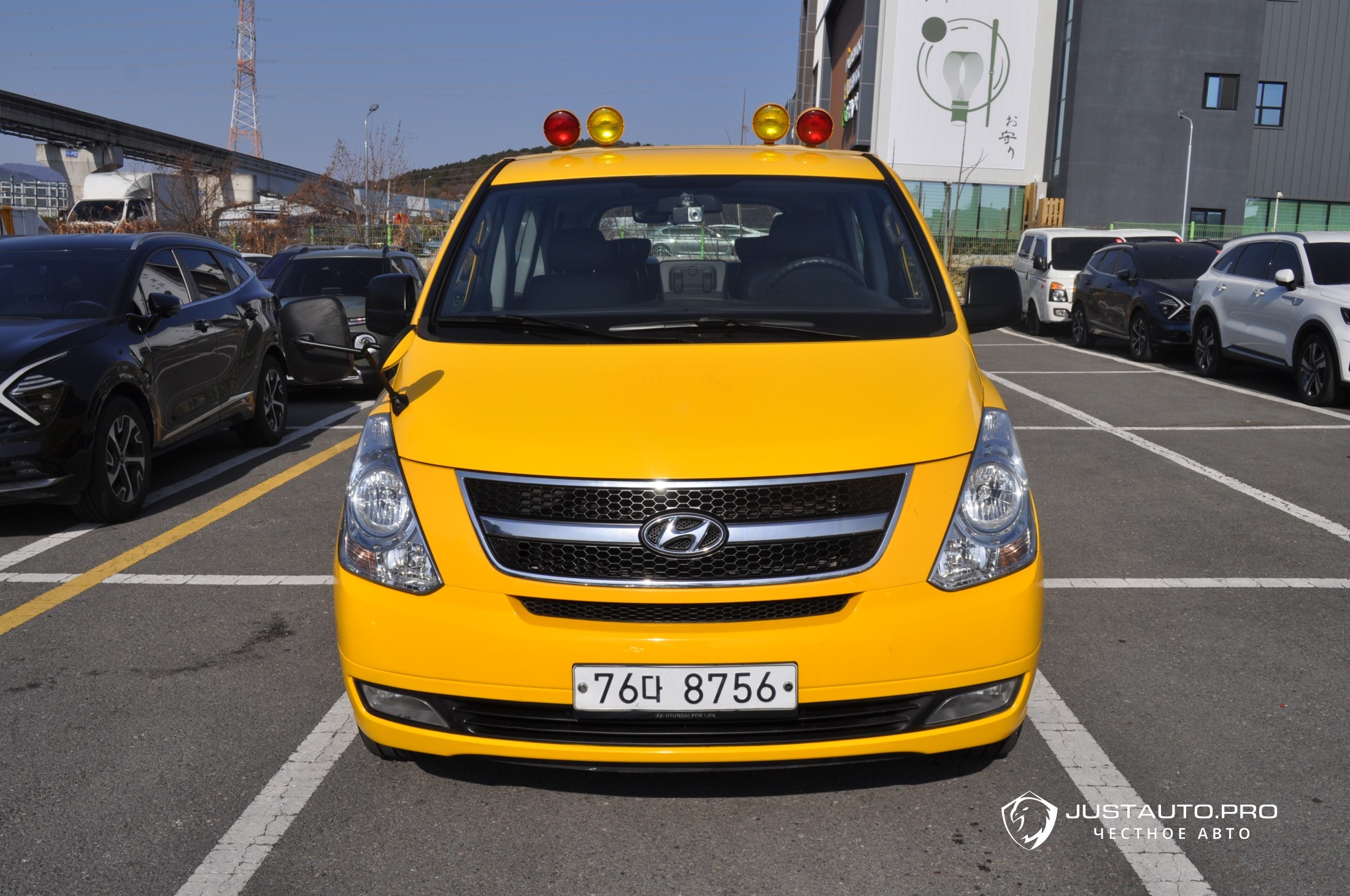 Автомобиль Hyundai Starex