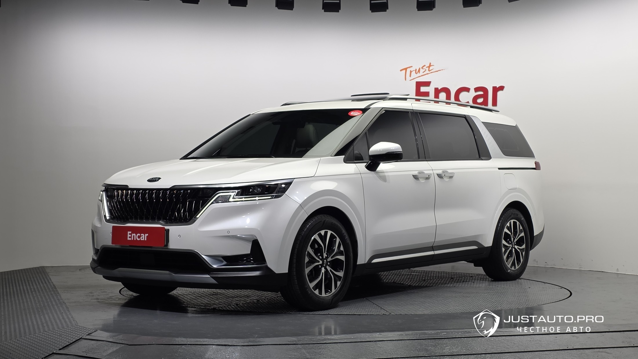 Автомобиль Kia Canival