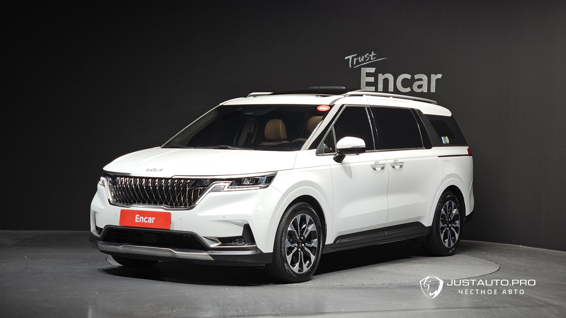 Автомобиль Kia Canival