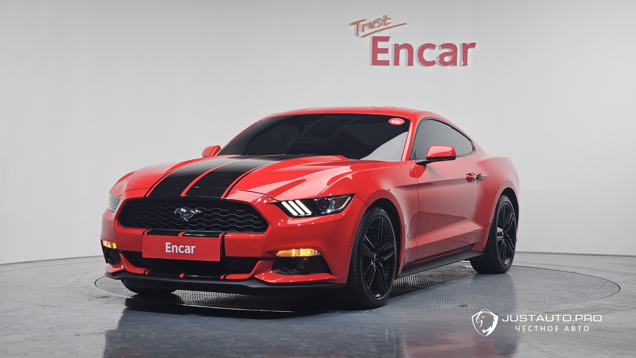 Автомобиль Ford Mustang