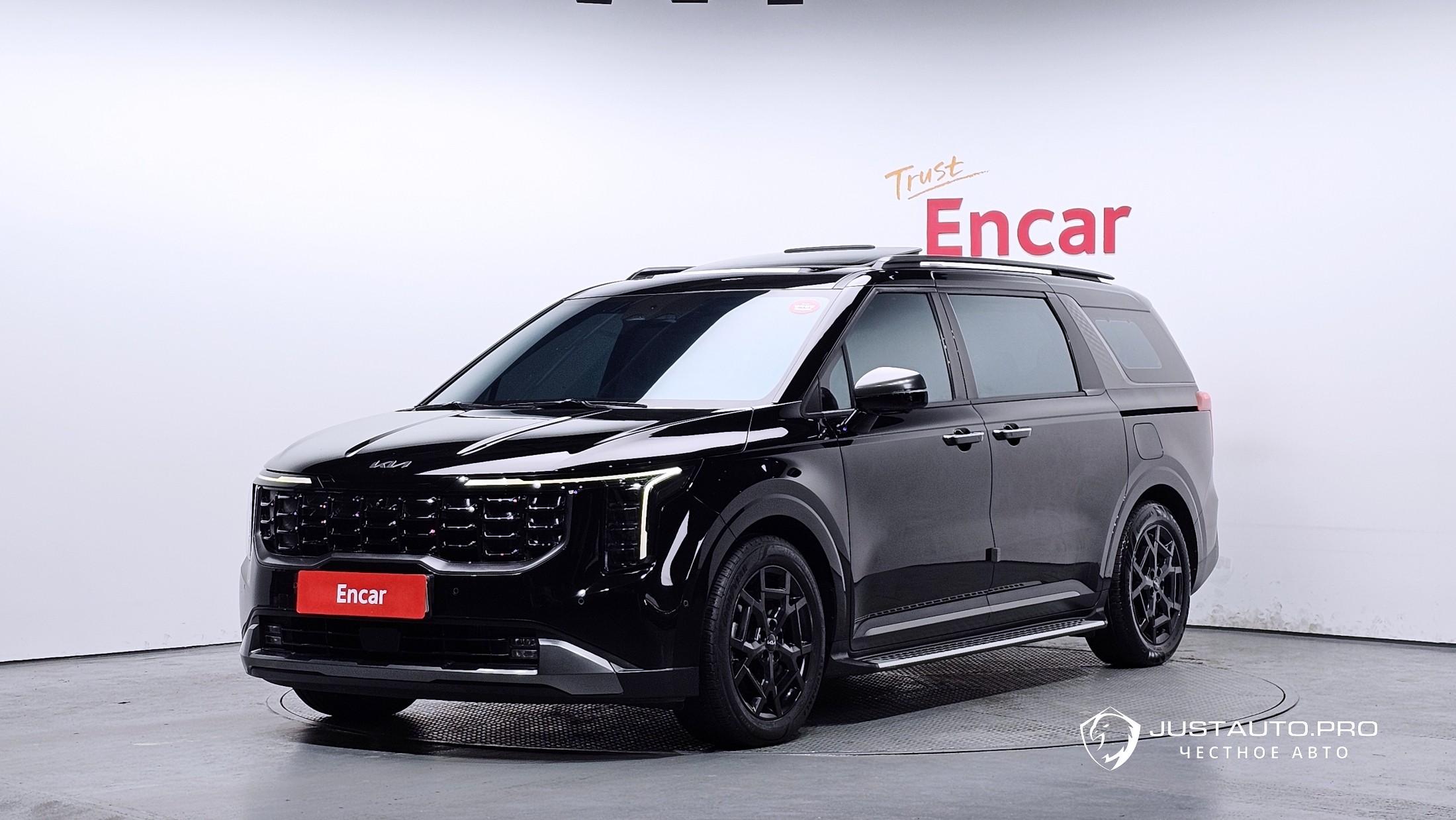 Автомобиль Kia Canival