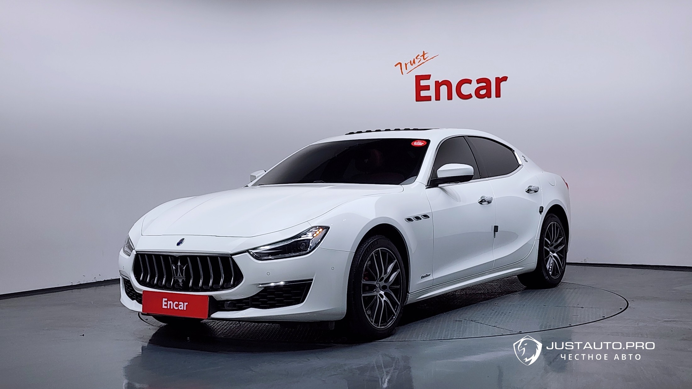 Автомобиль Maserati Ghibli