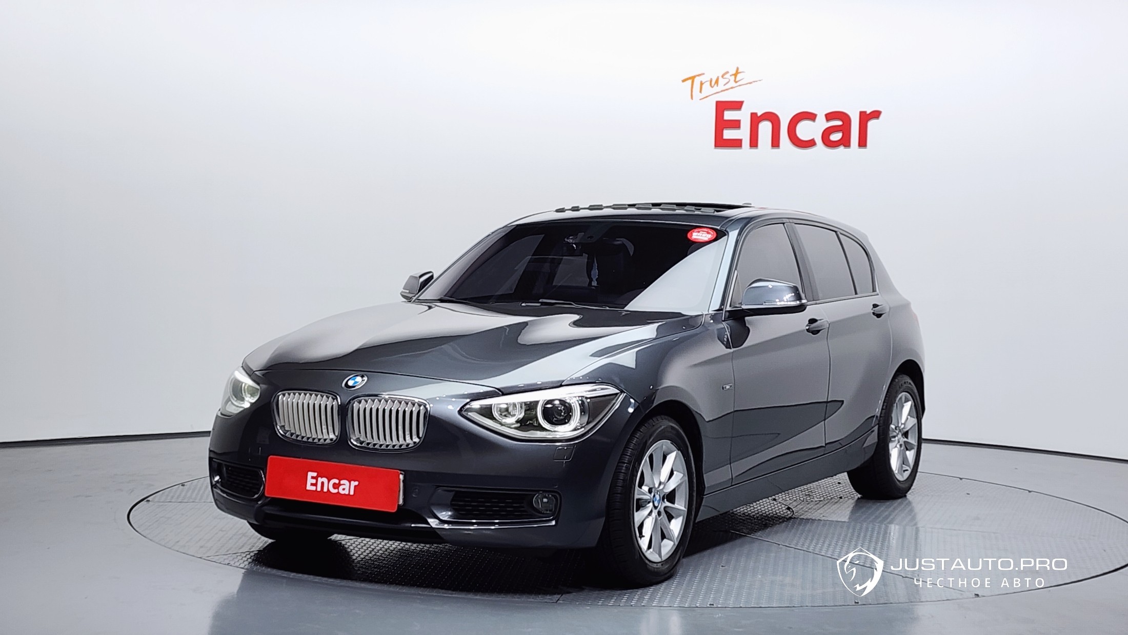 Автомобиль BMW 1-Series