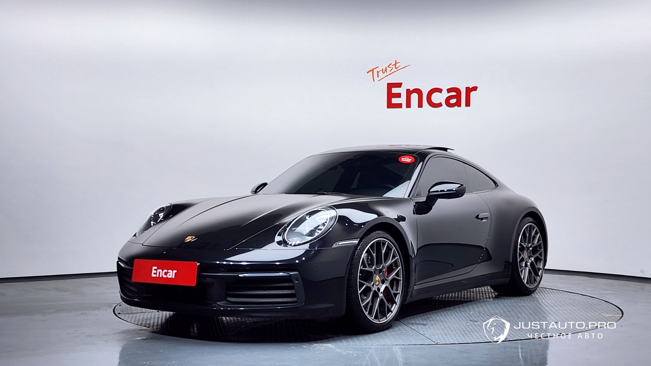 Автомобиль Porsche 911