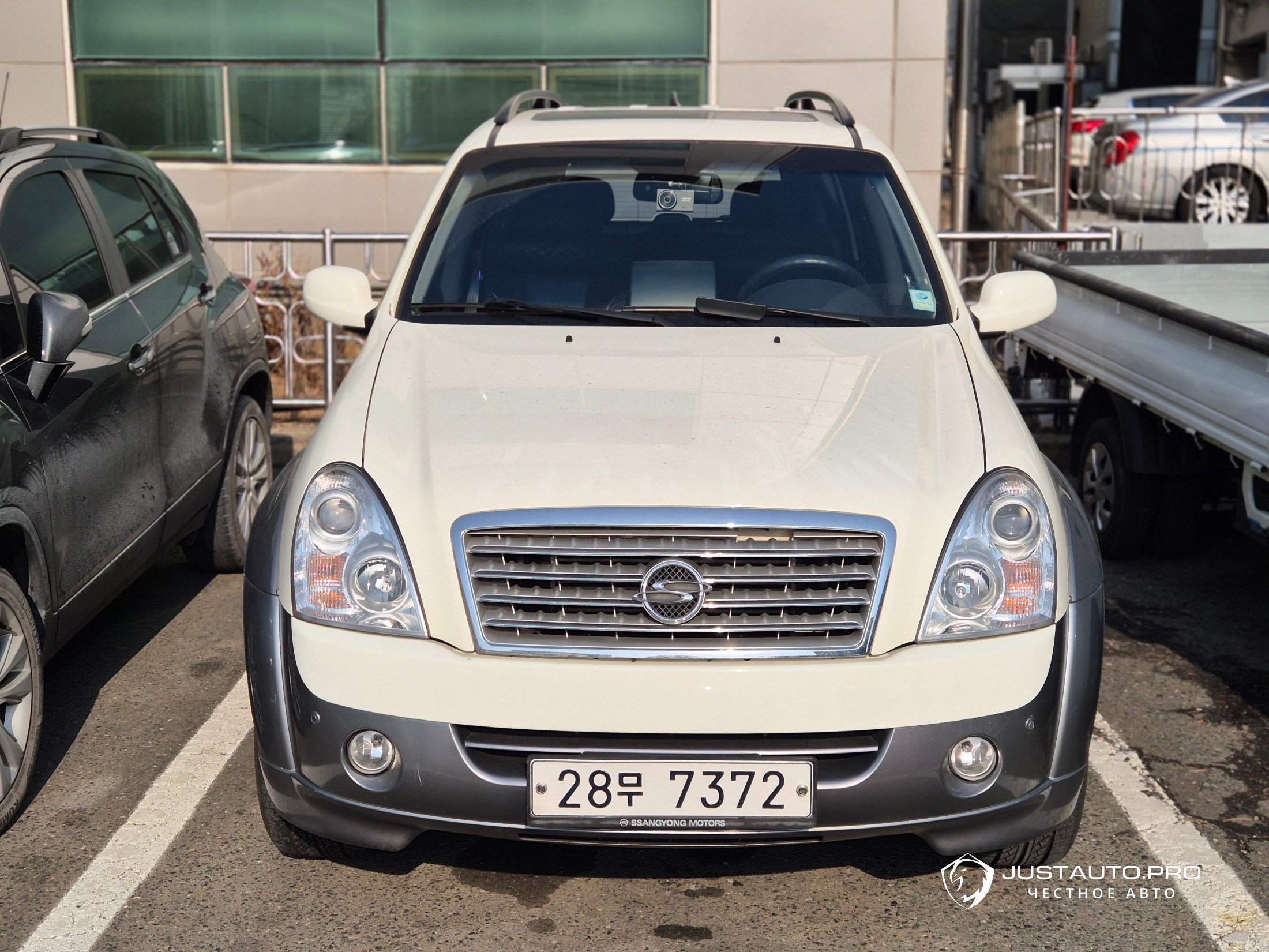 Автомобиль KG_Mobility_Ssangyong Rexton