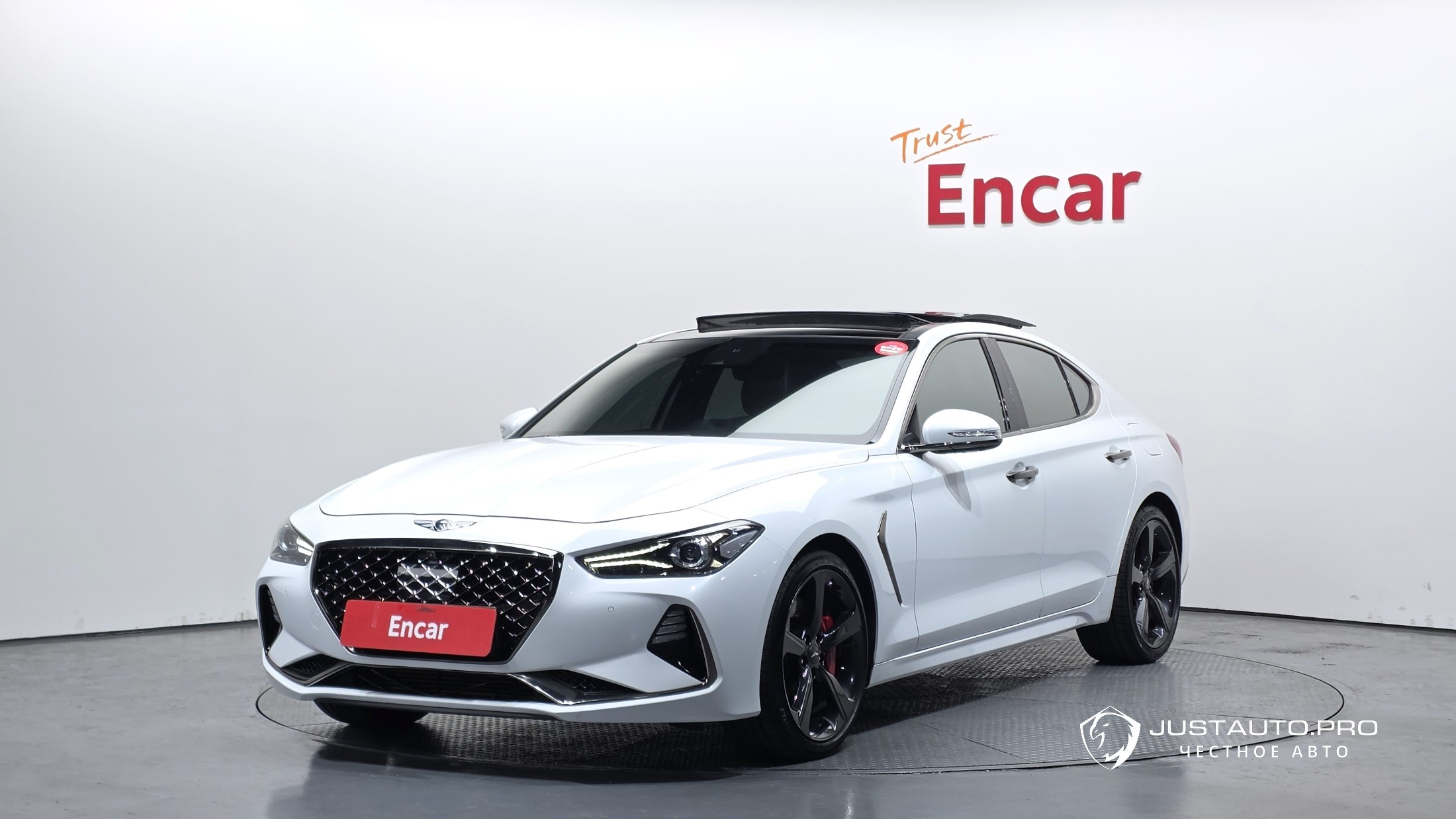 Автомобиль Genesis G70