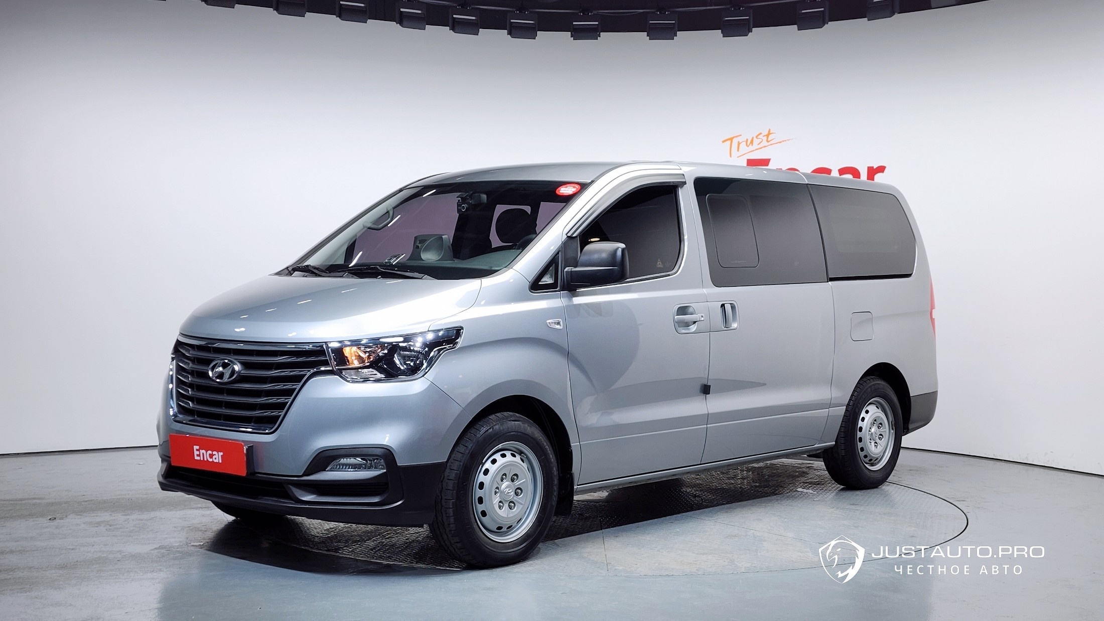 Автомобиль Hyundai Starex