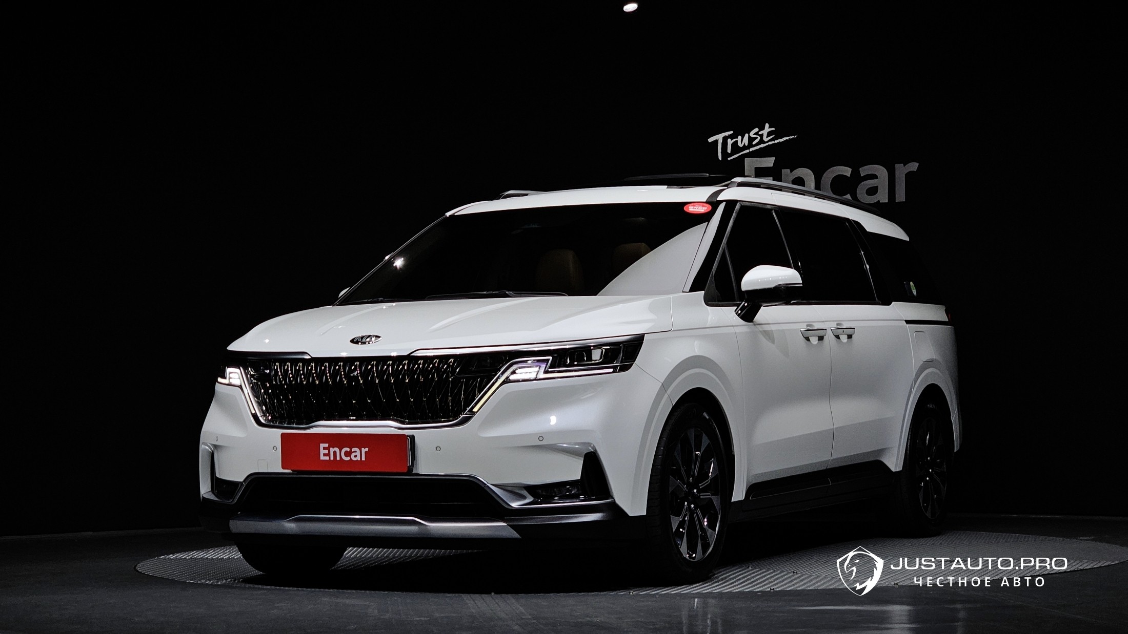 Автомобиль Kia Canival