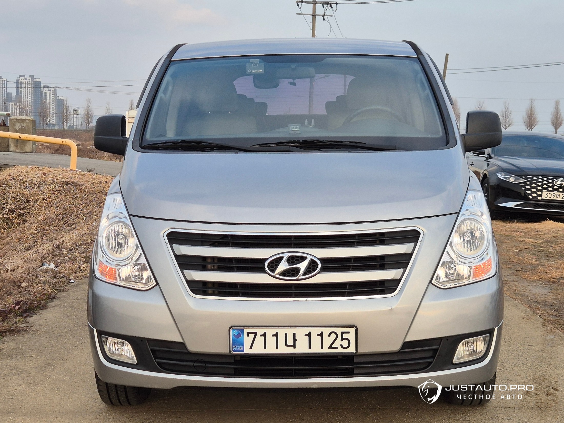 Автомобиль Hyundai Starex