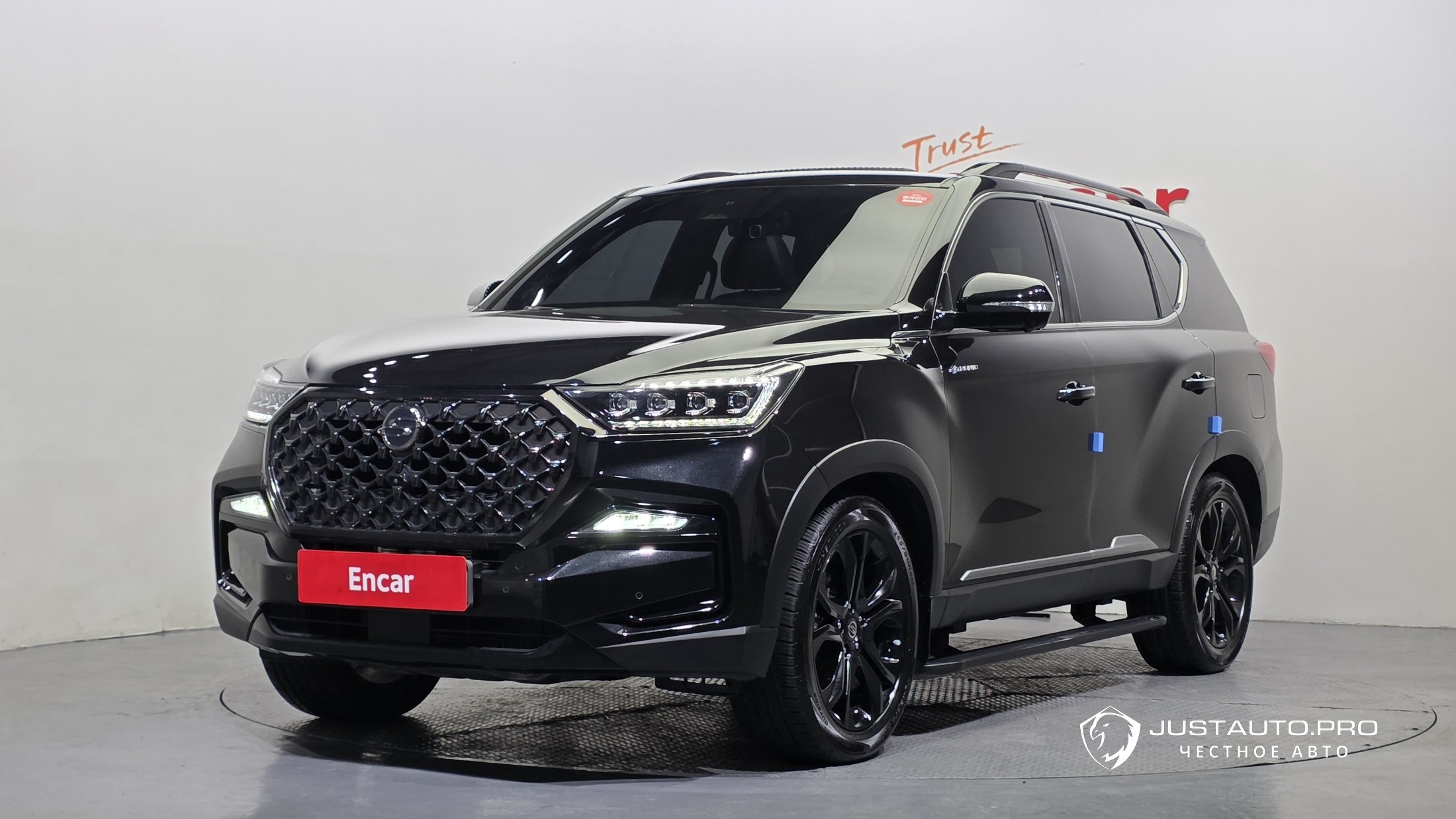 Автомобиль KG_Mobility_Ssangyong Rexton