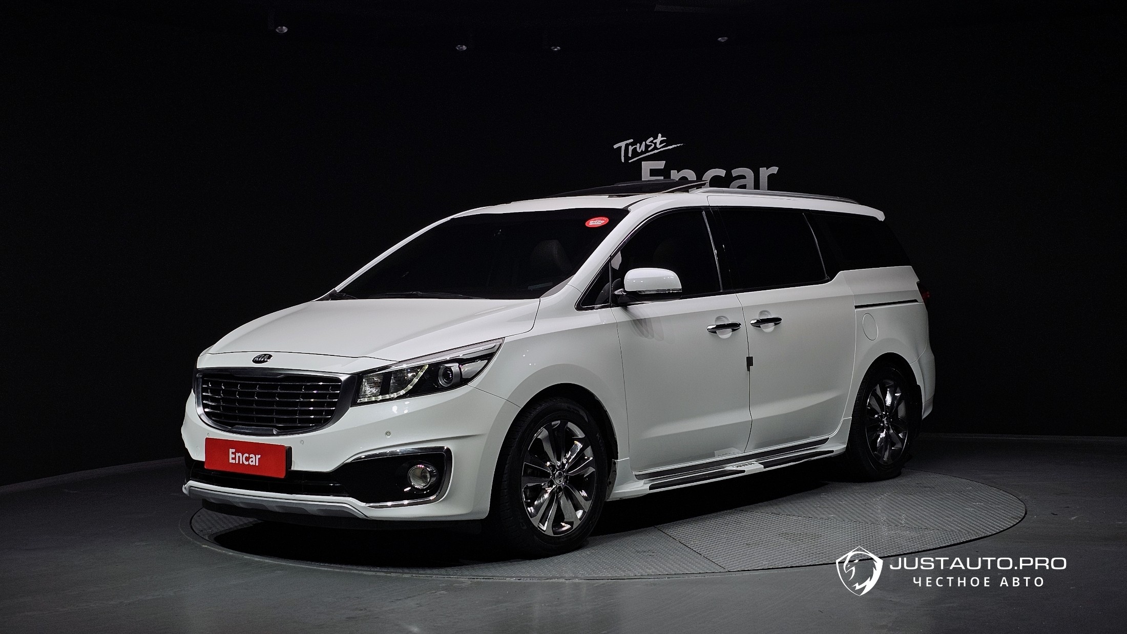 Автомобиль Kia Canival