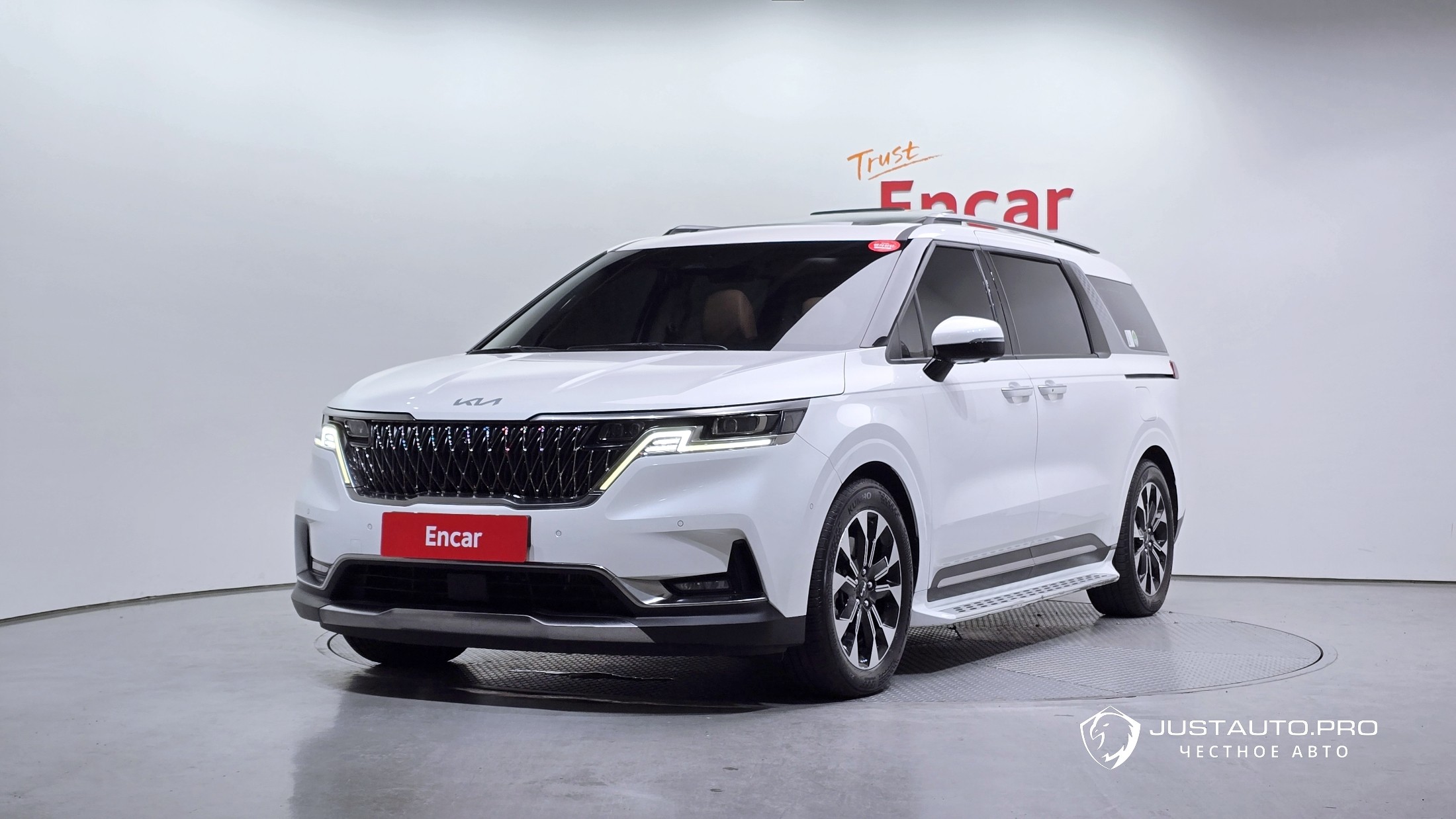 Автомобиль Kia Canival