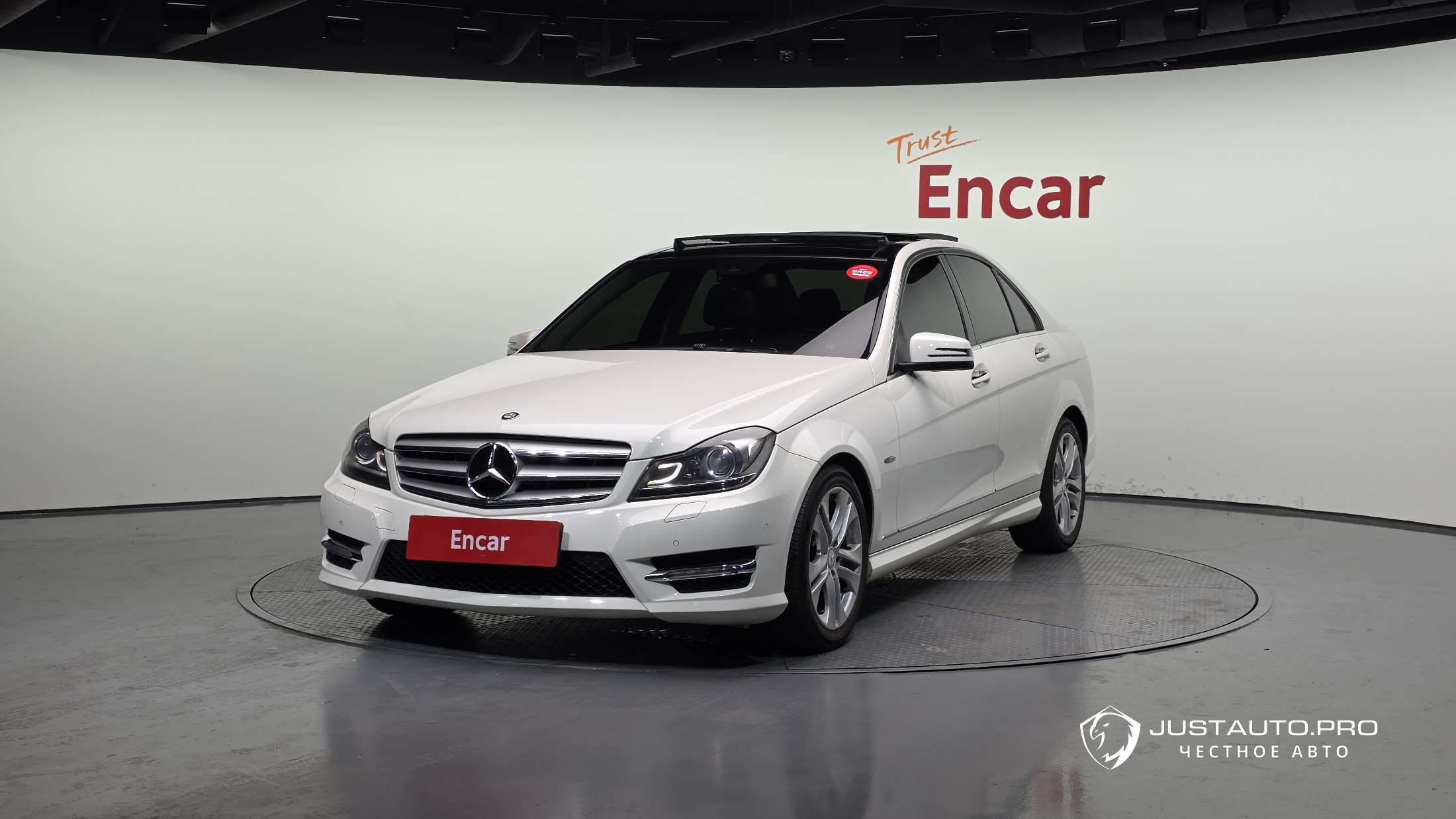 Автомобиль Mercedes-Benz C-Class