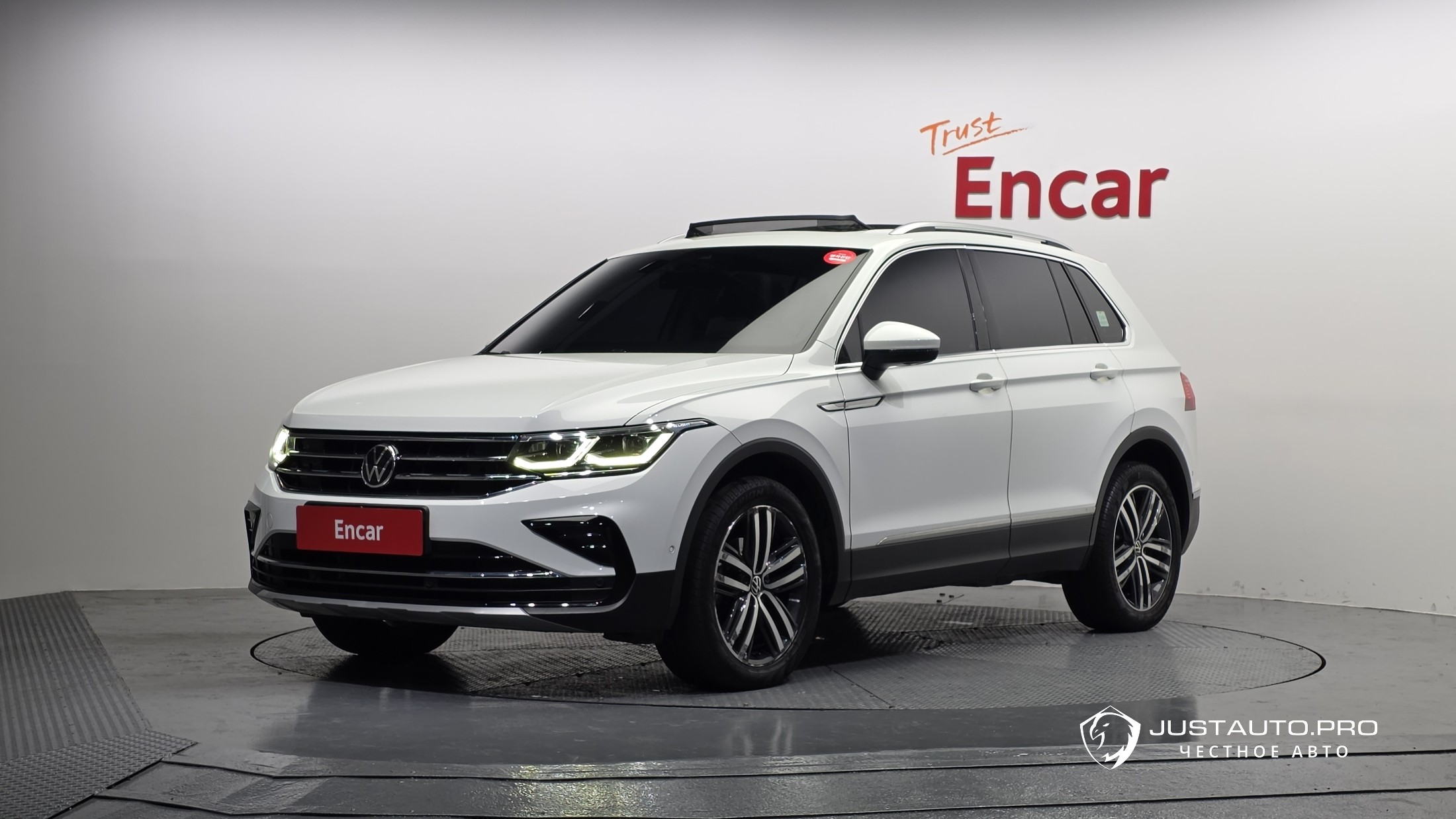 Автомобиль Volkswagen Tiguan
