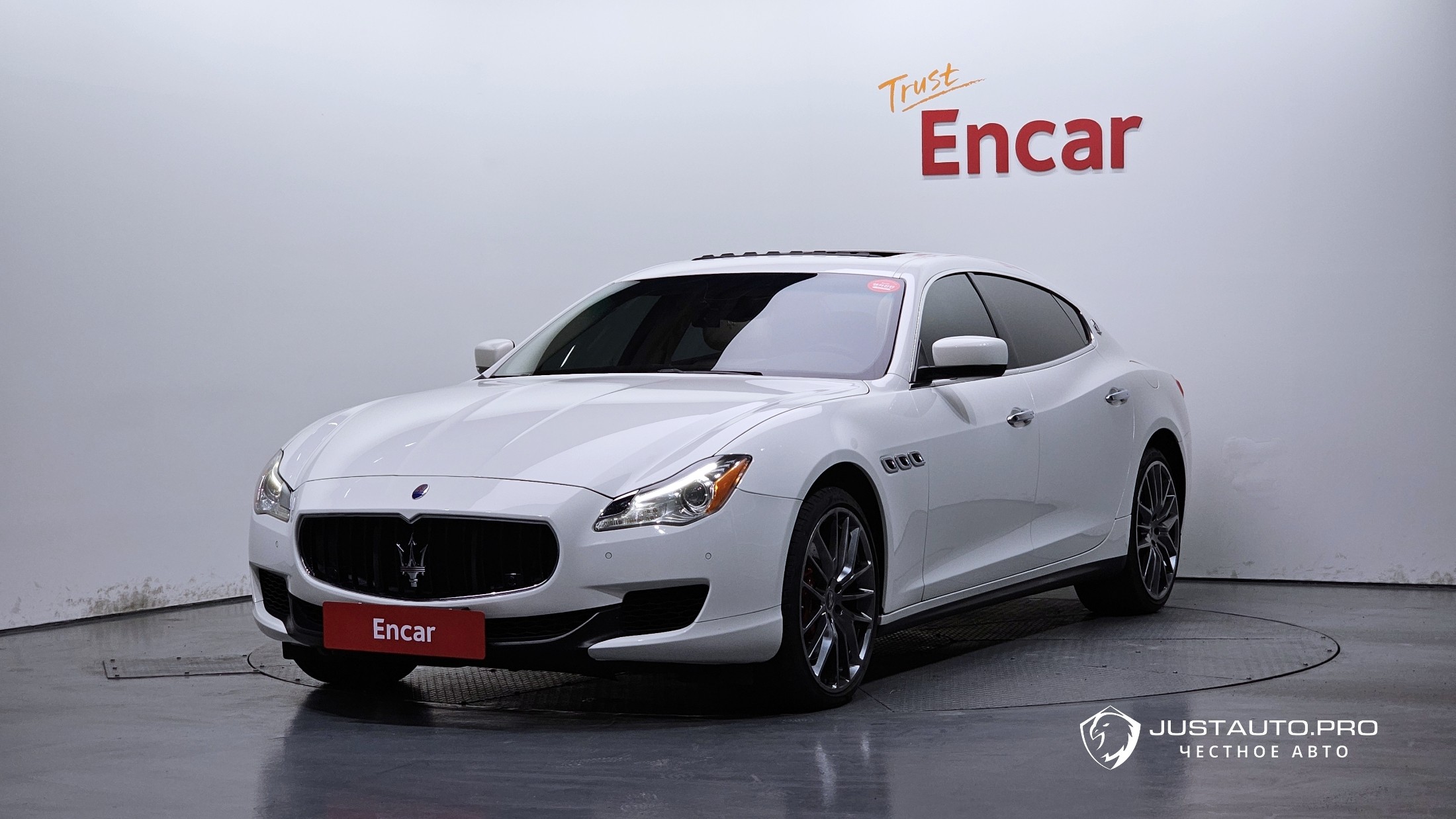 Автомобиль Maserati Quattroporte