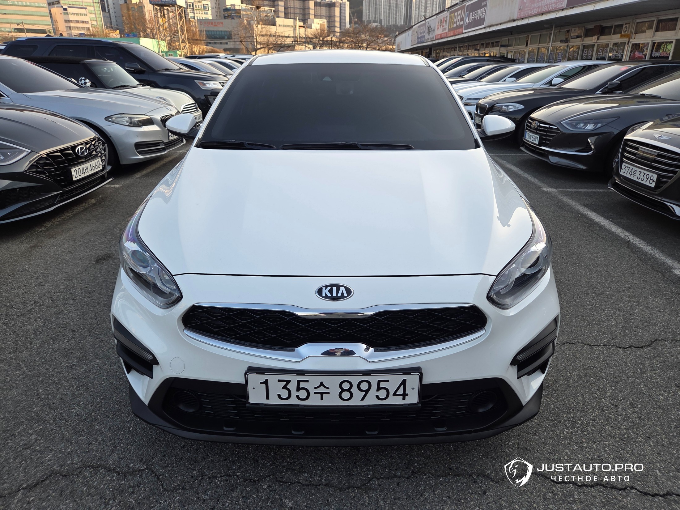 Автомобиль Kia K3