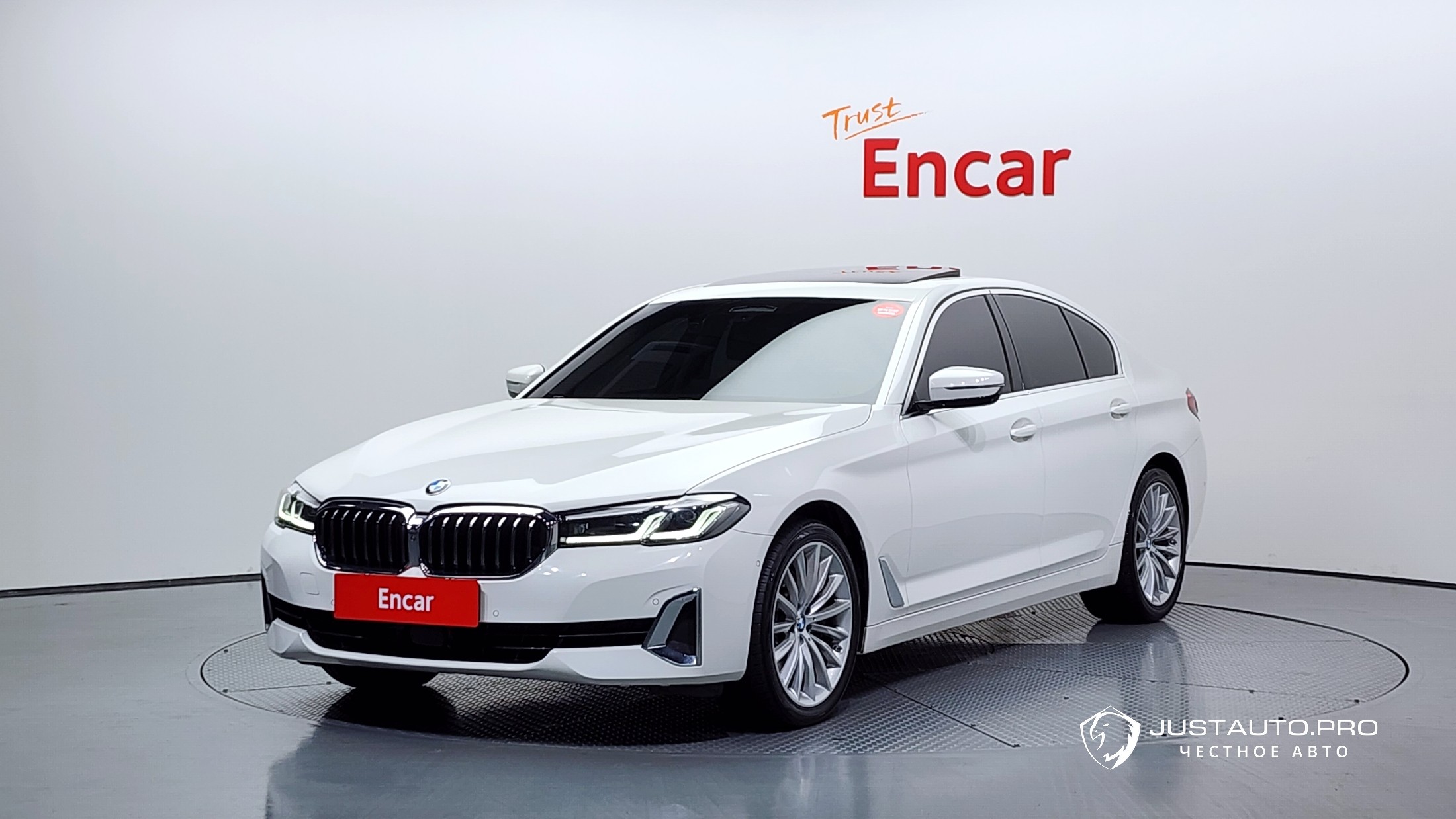 Автомобиль BMW 5-Series