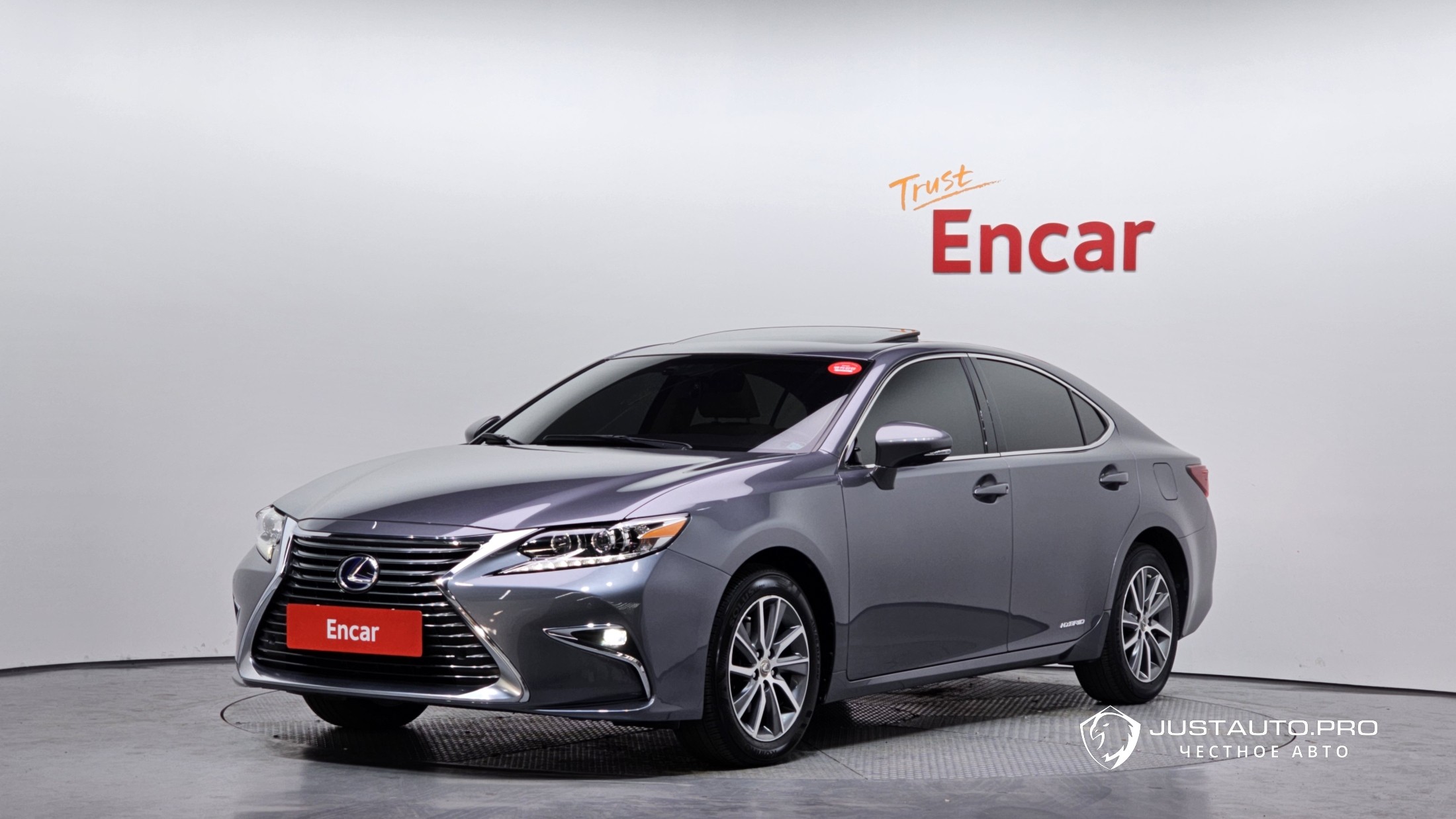 Автомобиль Lexus ES