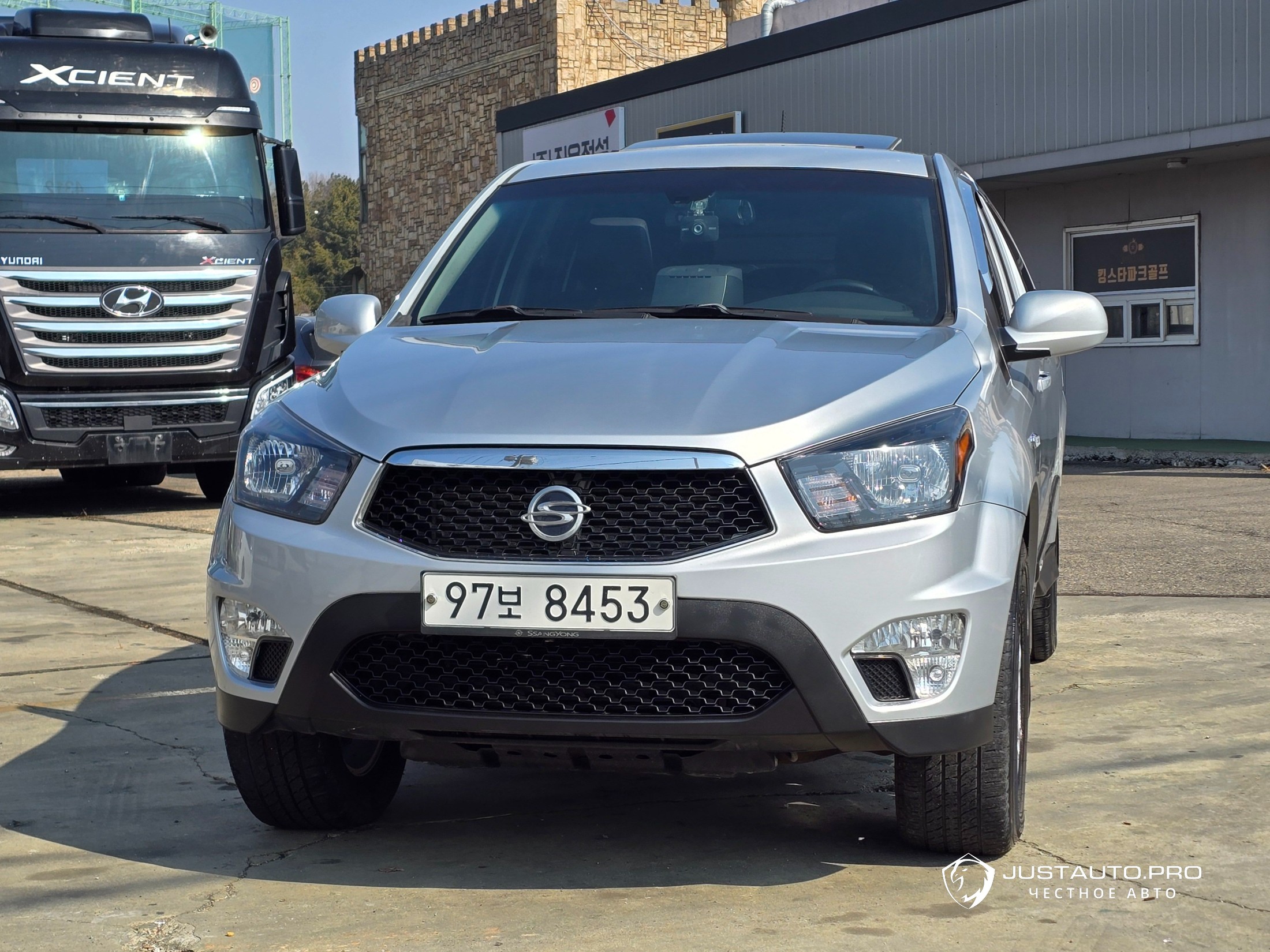 Автомобиль KG_Mobility_Ssangyong KORANDO