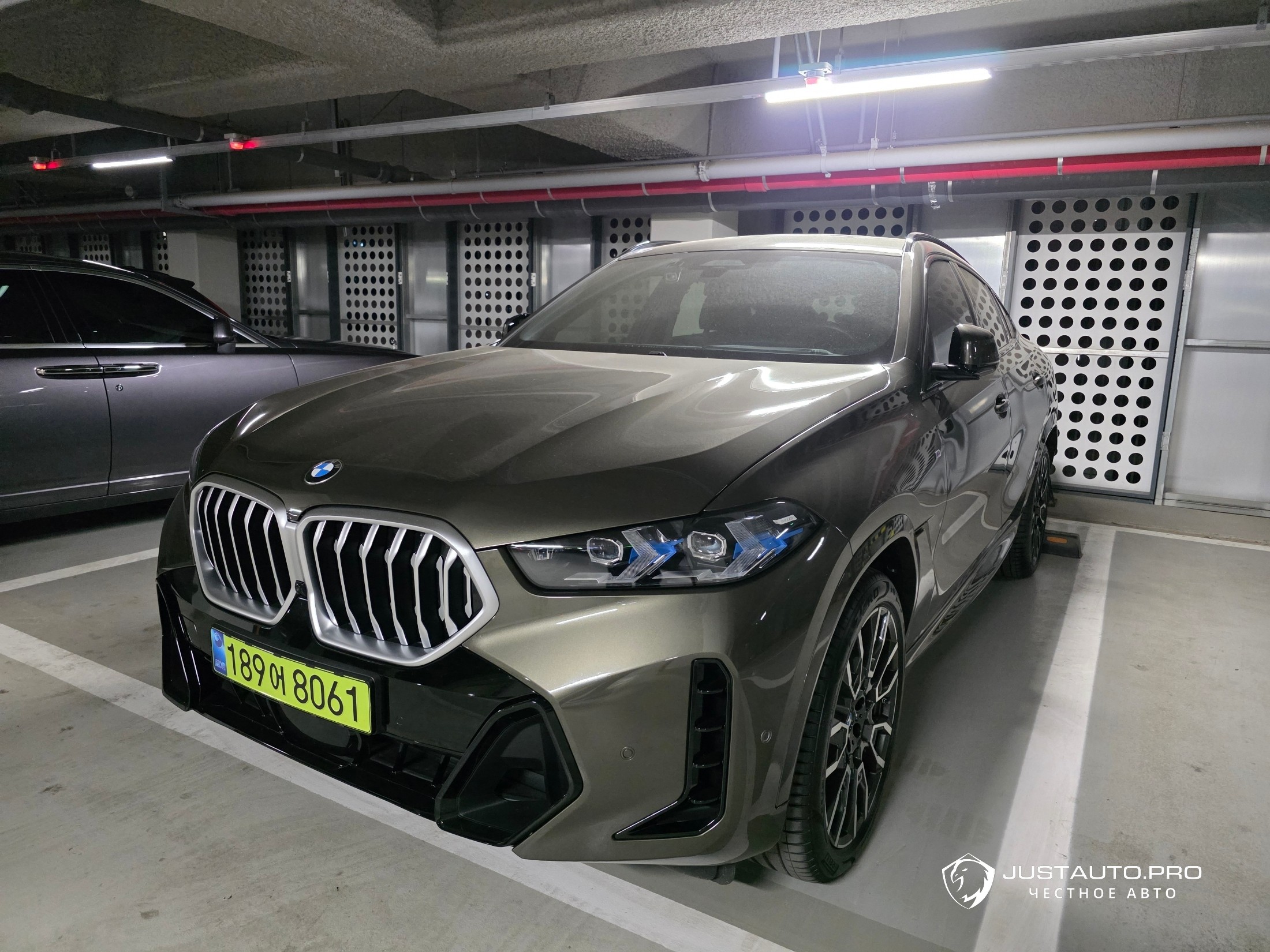 Автомобиль BMW X6