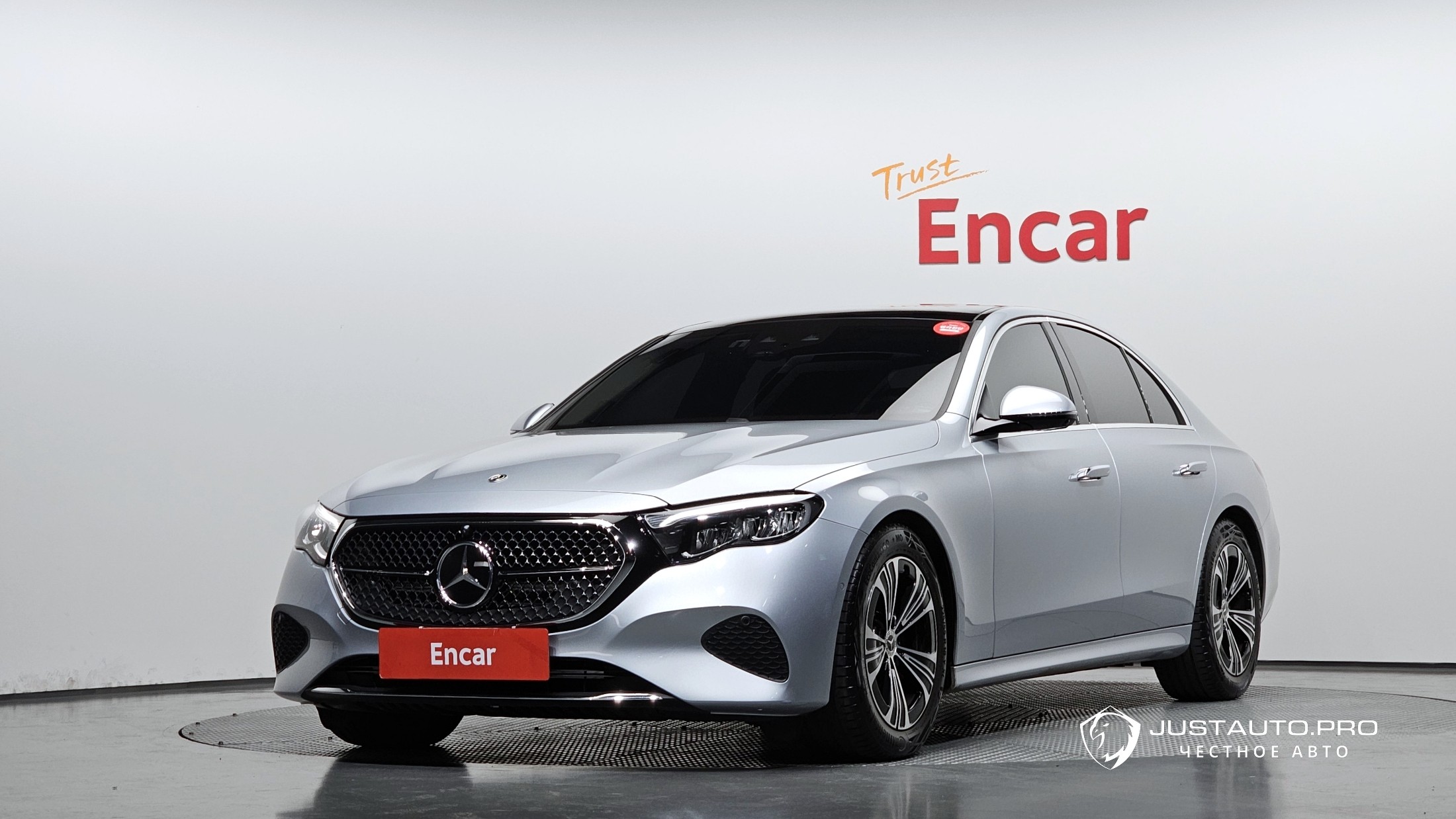 Автомобиль Mercedes-Benz E-Class