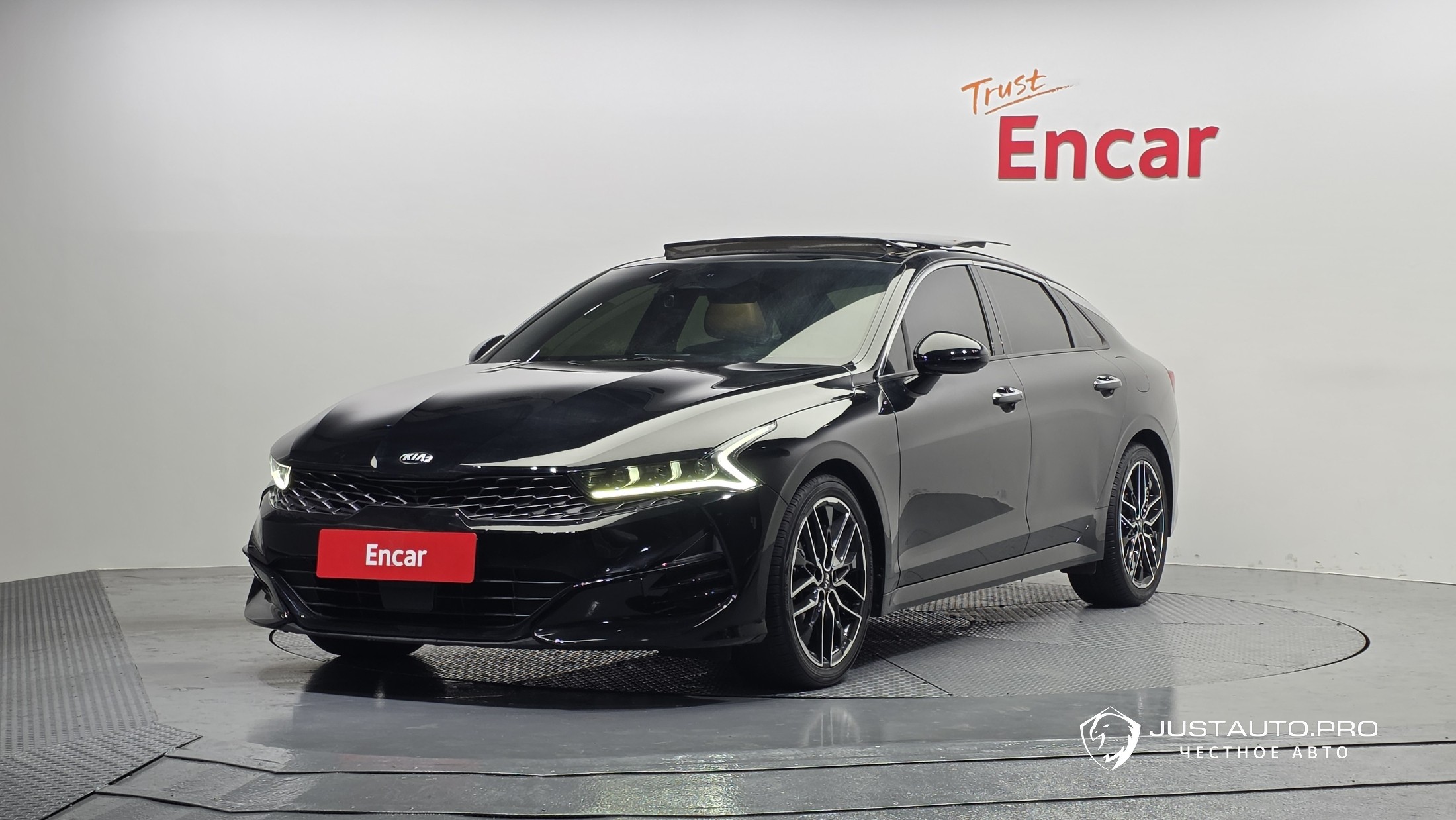 Автомобиль Kia K5