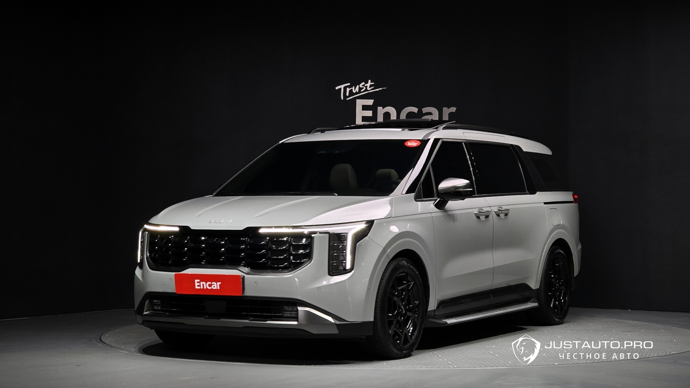 Автомобиль Kia Canival