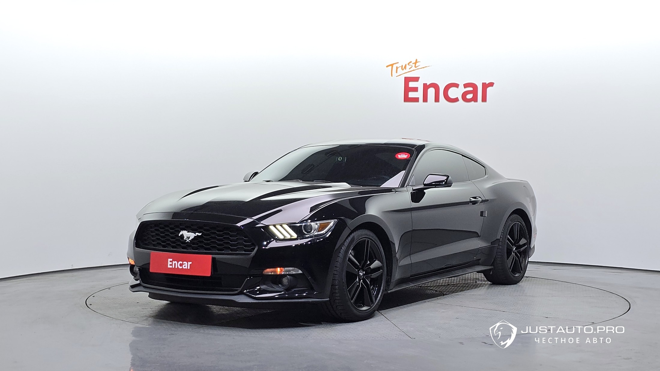 Автомобиль Ford Mustang