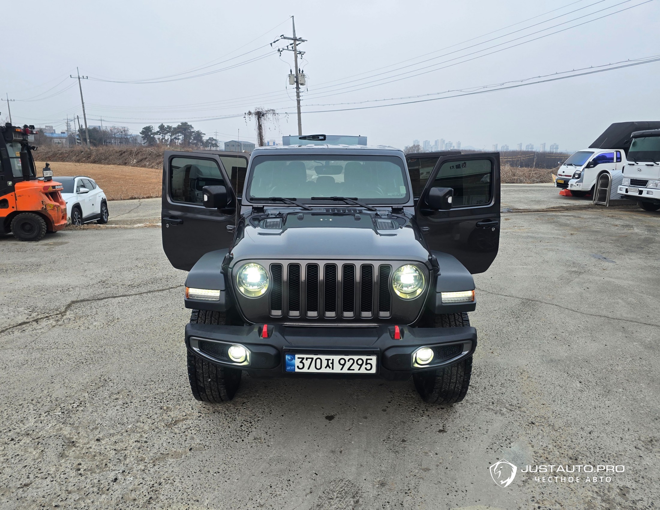 Автомобиль Jeep Wrangler