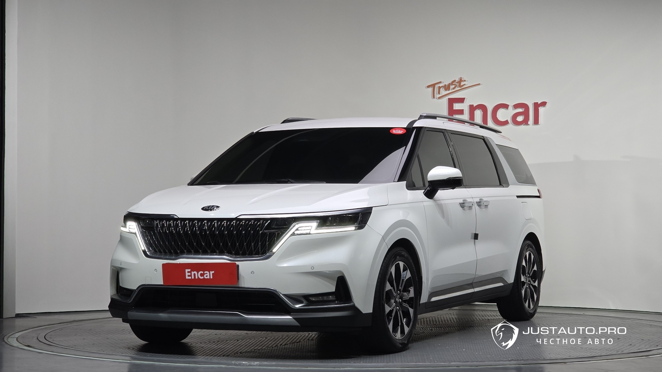 Автомобиль Kia Canival